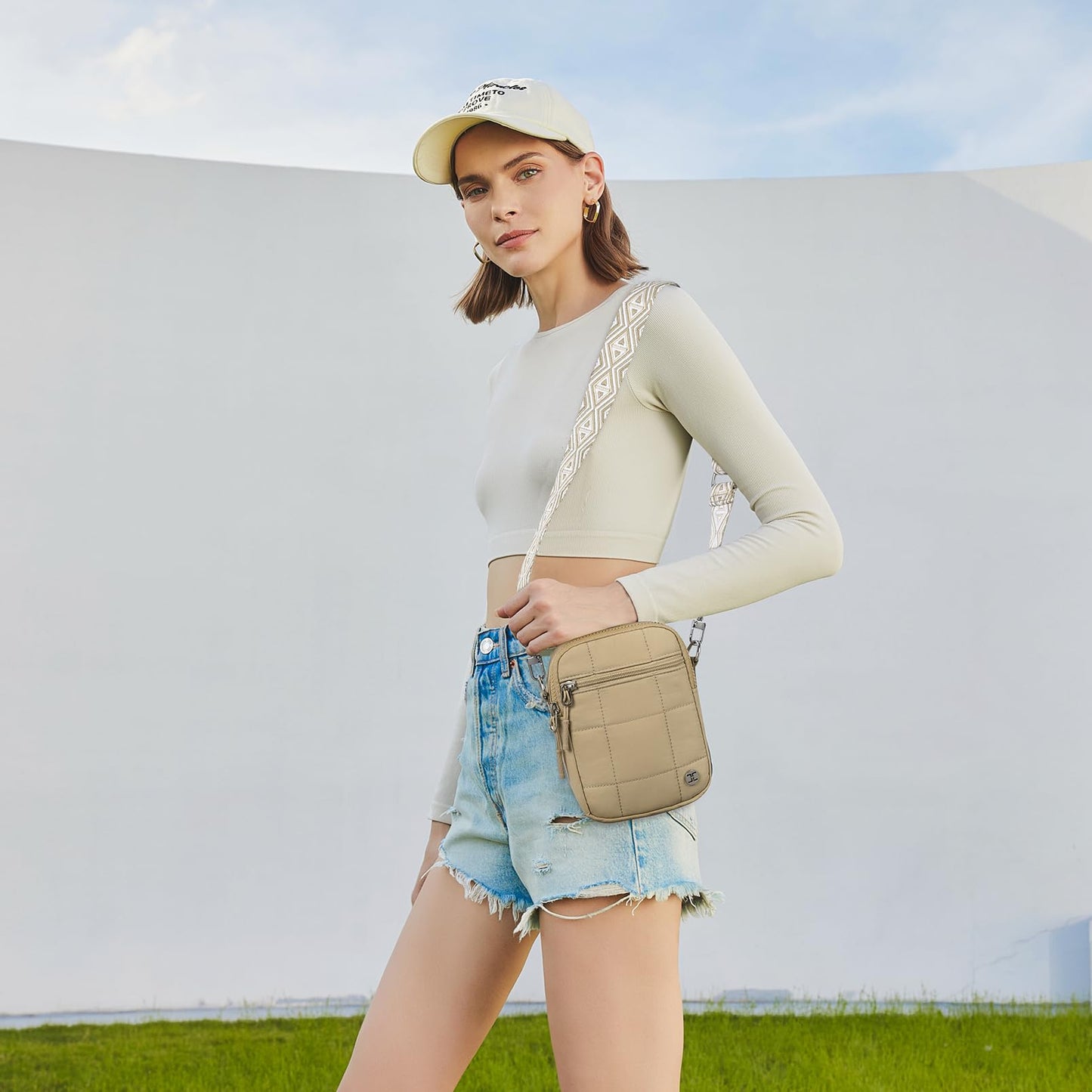 Telena Puffer Small Crossbody Bags for Women Cell Phone Purse Crossbody Bag Khaki