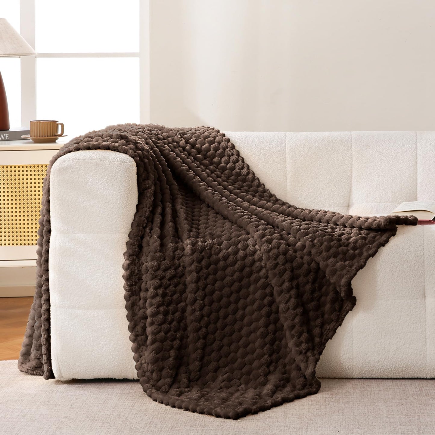 Bnuitland Brown Flannel Throw Blanket (50X70 inches), 300 GSM Fleece Cozy Warm Soft Home Decor Lightweight Bed Sofa Blanket for Adults, Suitable for All Seasons.