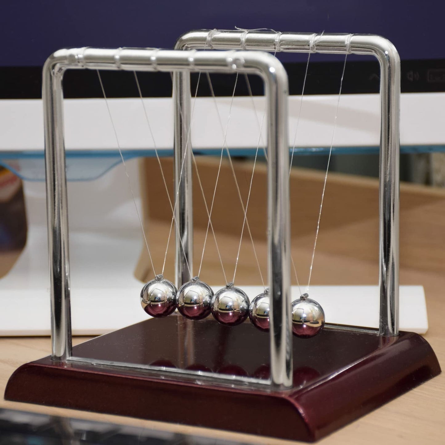 Newton's Cradle Balance Pendulum, Physics Learning Desk Toy, Swinging Kinetic Balls for Home, Office Decoration, Stress Relief, Fun Science Fidget Accessories (7x6x7 in)