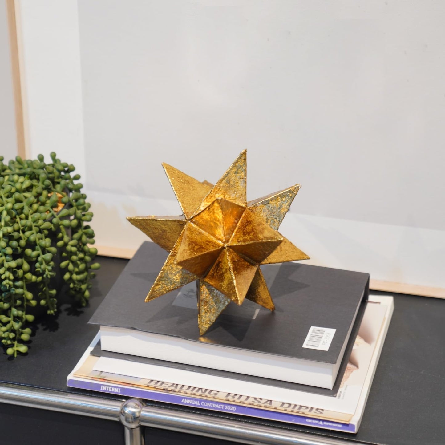 Braxio Modern Style Indoor Home Decor - Resin Gold Multi-Angle Stars Abstract Geometric Sculpture for Living Room Office Desk Bookshelf Table Decor Home Decorations 7 * 7 * 6 Inch