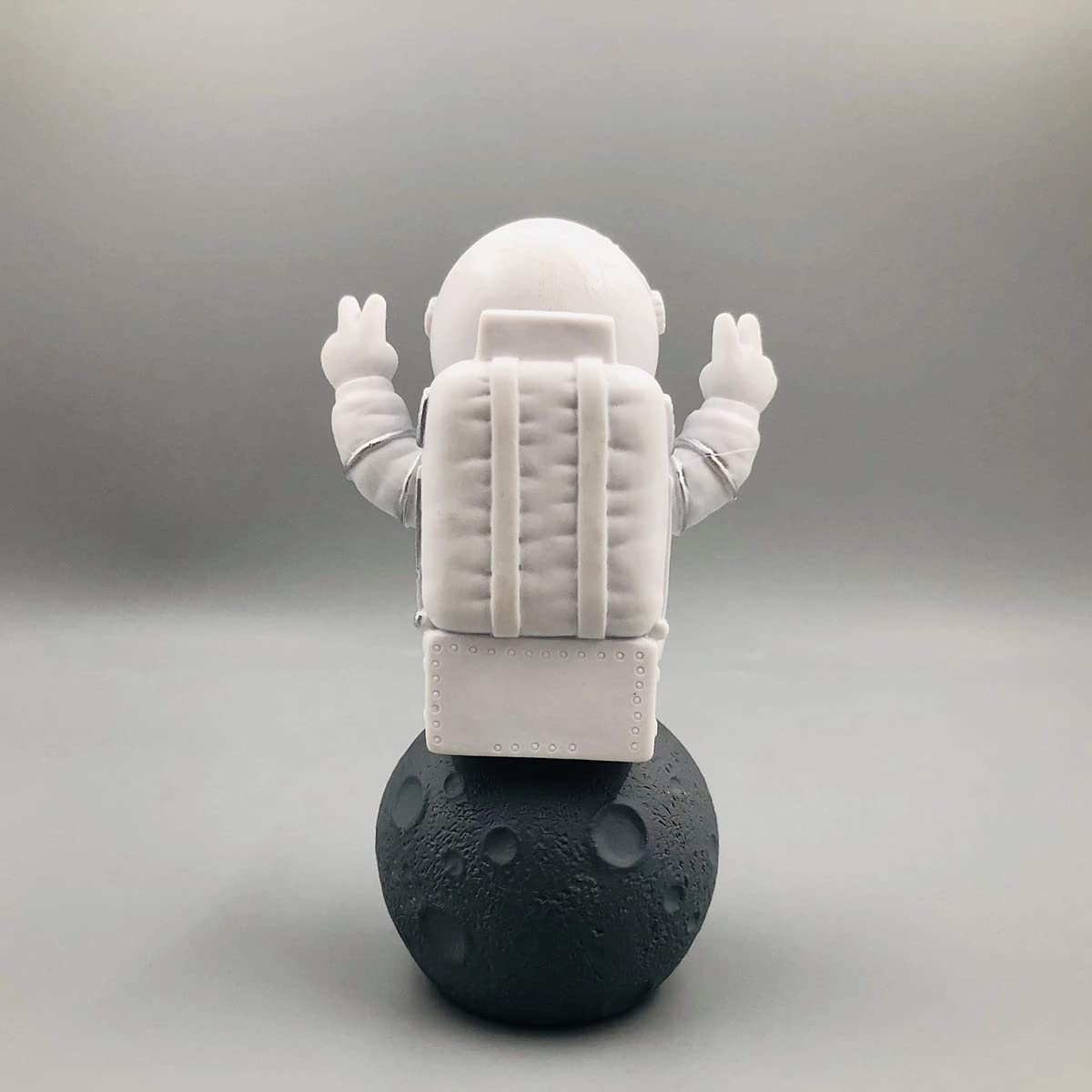 Ecacon Figurine Astronaut Statue Spaceman Décor,Desktop & Tabletop Decorative Cute Mini Space Figure Ornament,Cake Toppers Decoration and Craft Gift(Silver and White Astronaut Figurine)