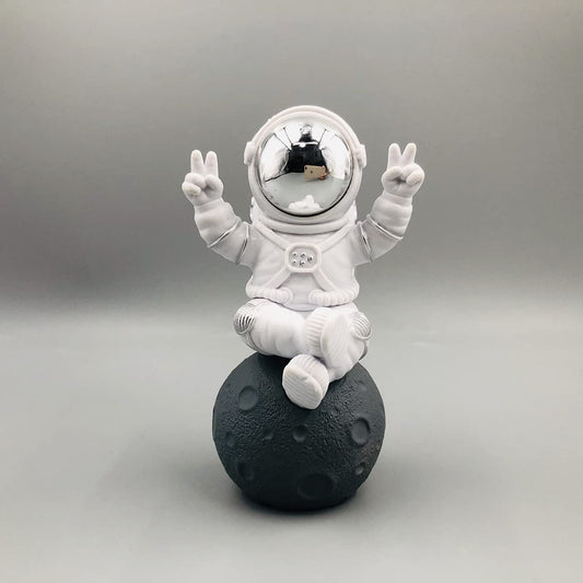 Ecacon Figurine Astronaut Statue Spaceman Décor,Desktop & Tabletop Decorative Cute Mini Space Figure Ornament,Cake Toppers Decoration and Craft Gift(Silver and White Astronaut Figurine)