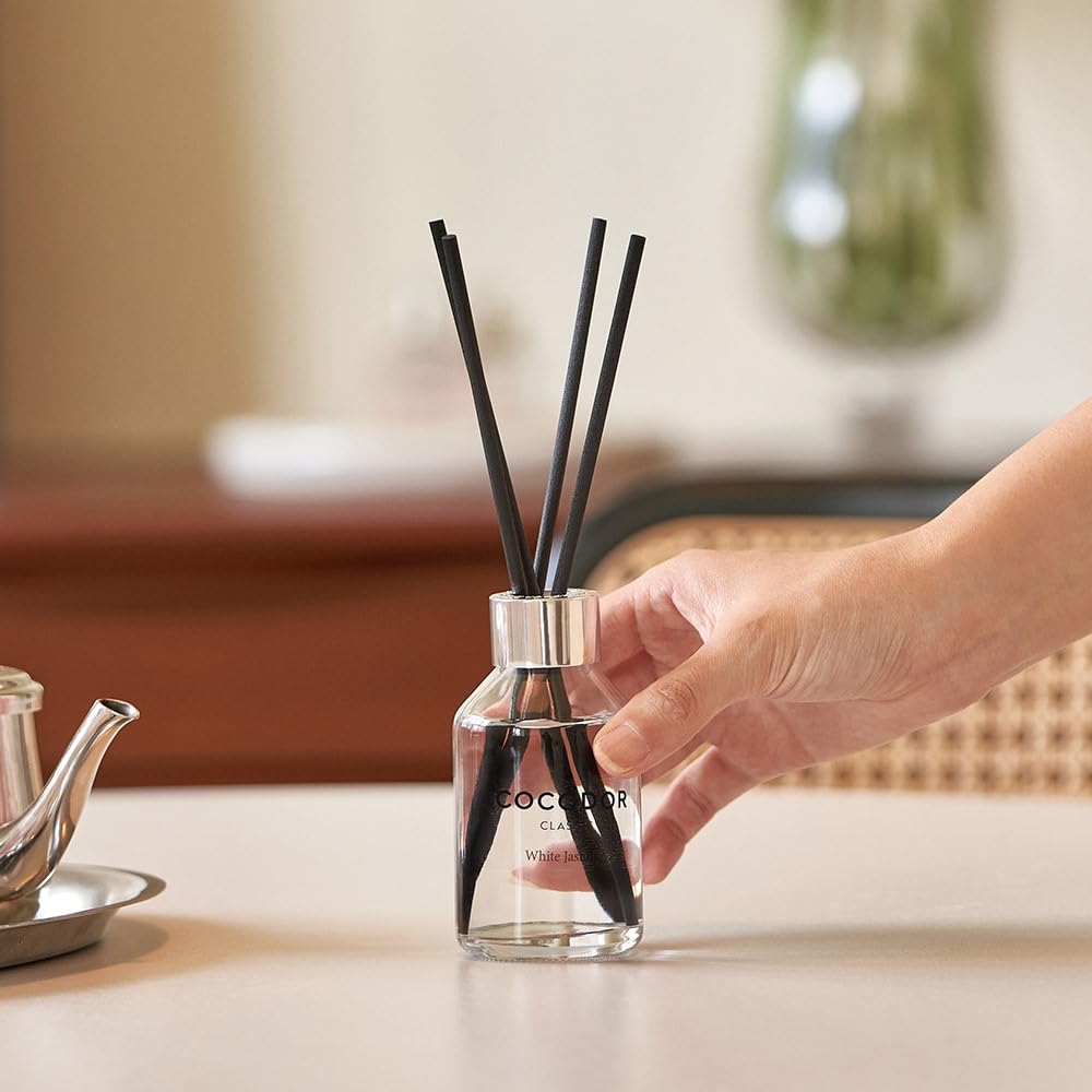 COCODOR Classic Reed Diffuser/Dark Vanilla&Sandalwood/3.4oz(100ml)/1 Pack/Home Fragrance Scent Essential Oil Stick Diffuser for Bedroom Bathroom Home Décor
