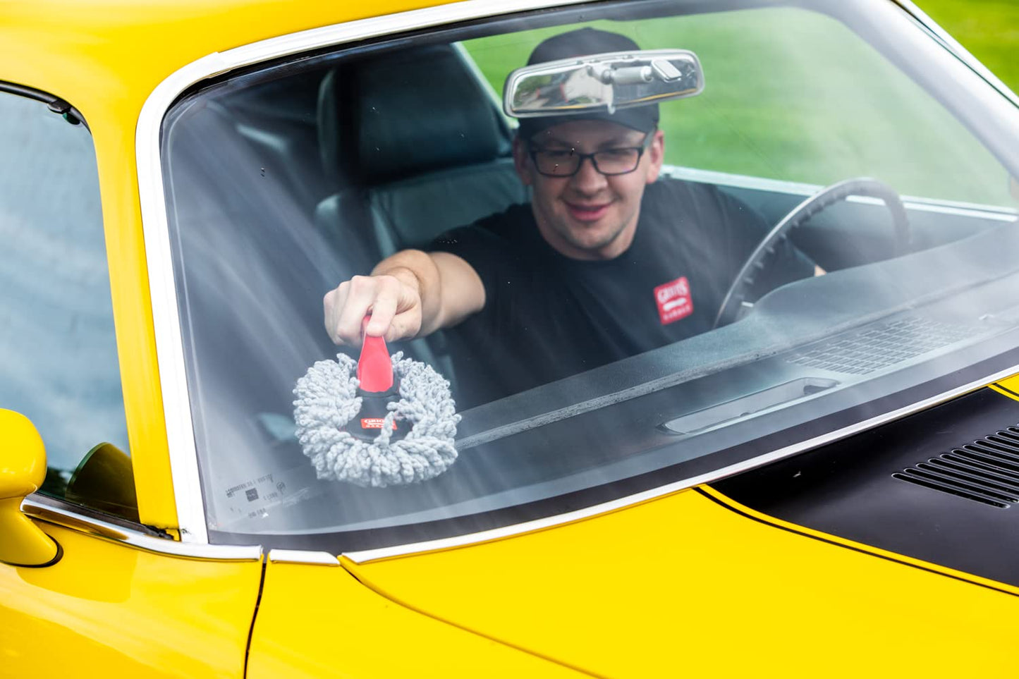 Griot's Garage Microfiber Mini Duster for Car Interior Cleaning and Detailing, Cleans Paint, Glass, Chrome, and Trim, Storage Bag Included, 11412