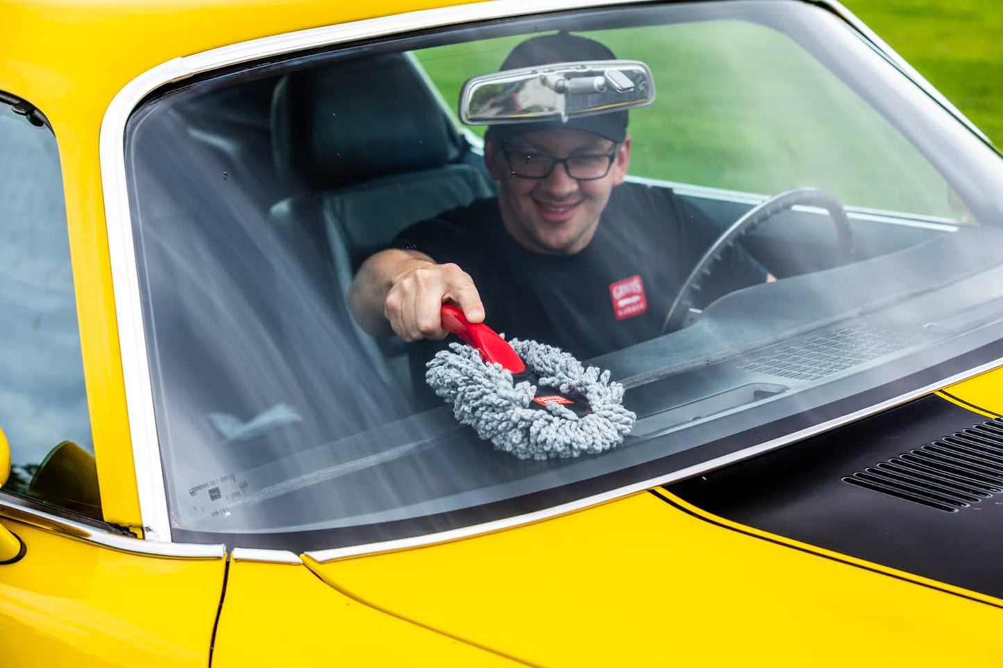 Griot's Garage Microfiber Mini Duster for Car Interior Cleaning and Detailing, Cleans Paint, Glass, Chrome, and Trim, Storage Bag Included, 11412