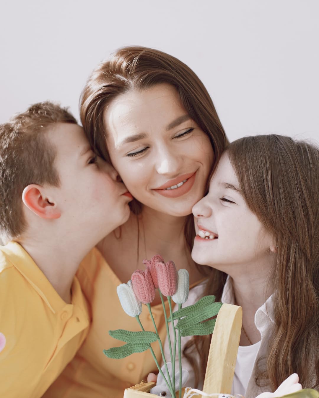 5 PCS Artificial Flowers, Crochet Flower Bouquet, Tulips, Handmade Crochet Flowers, White Tulips, Fake Flowers for Decoration, Cute Home Decor, Tulip, Tulips VooXy (Deep White)