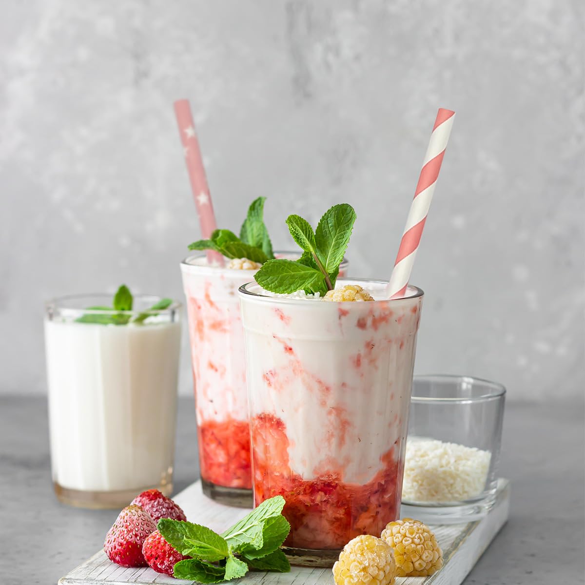 FsLvniu 200 Biodegradable Pink Paper Straws, Party Straws for Juice, Cocktail, Smoothies, Wedding, Birthday, Bridal/Baby Shower and Christmas Decorations Valentine's Day Holiday Celebrations