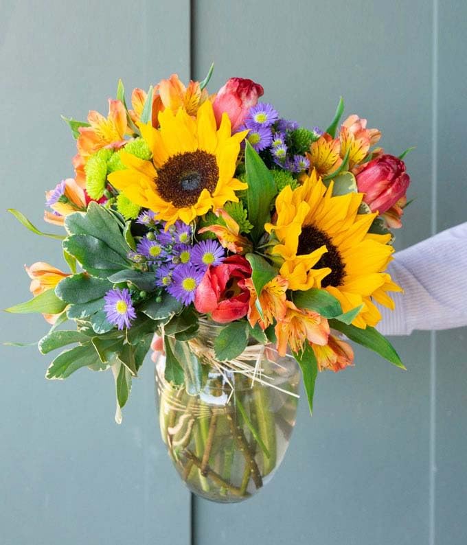 From You Flowers - Lush Sunflower Garden with Glass Vase (Fresh Flower Bouquets) Birthday, Anniversary, Get Well, Congratulations, Thank You, All Occasions