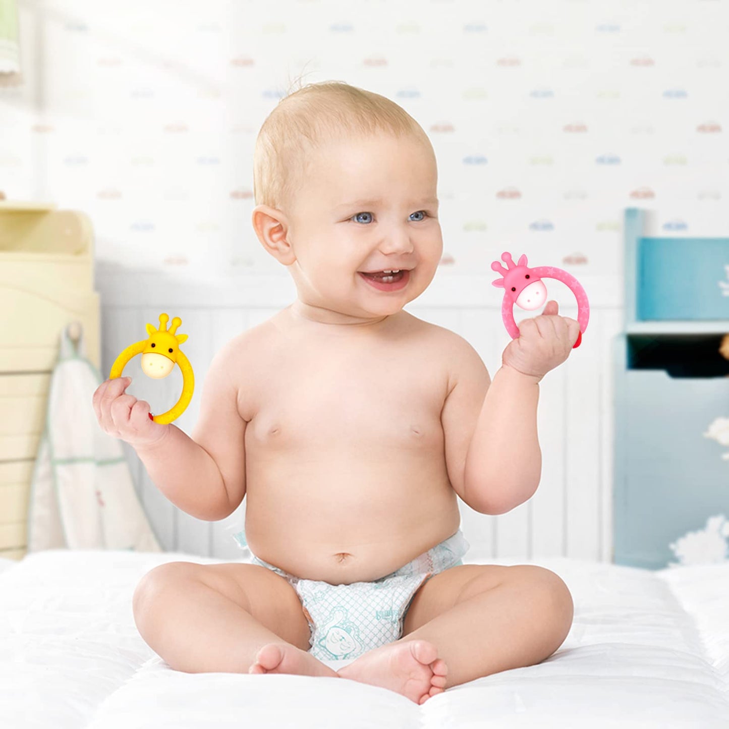 SHARE&CARE BPA Free Silicone Giraffe Baby Teether Toy with Storage Case, for 3 Months Above Infant Sore Gums Pain Relief and Baby Shower, Baby Teething Toys (Yellow)