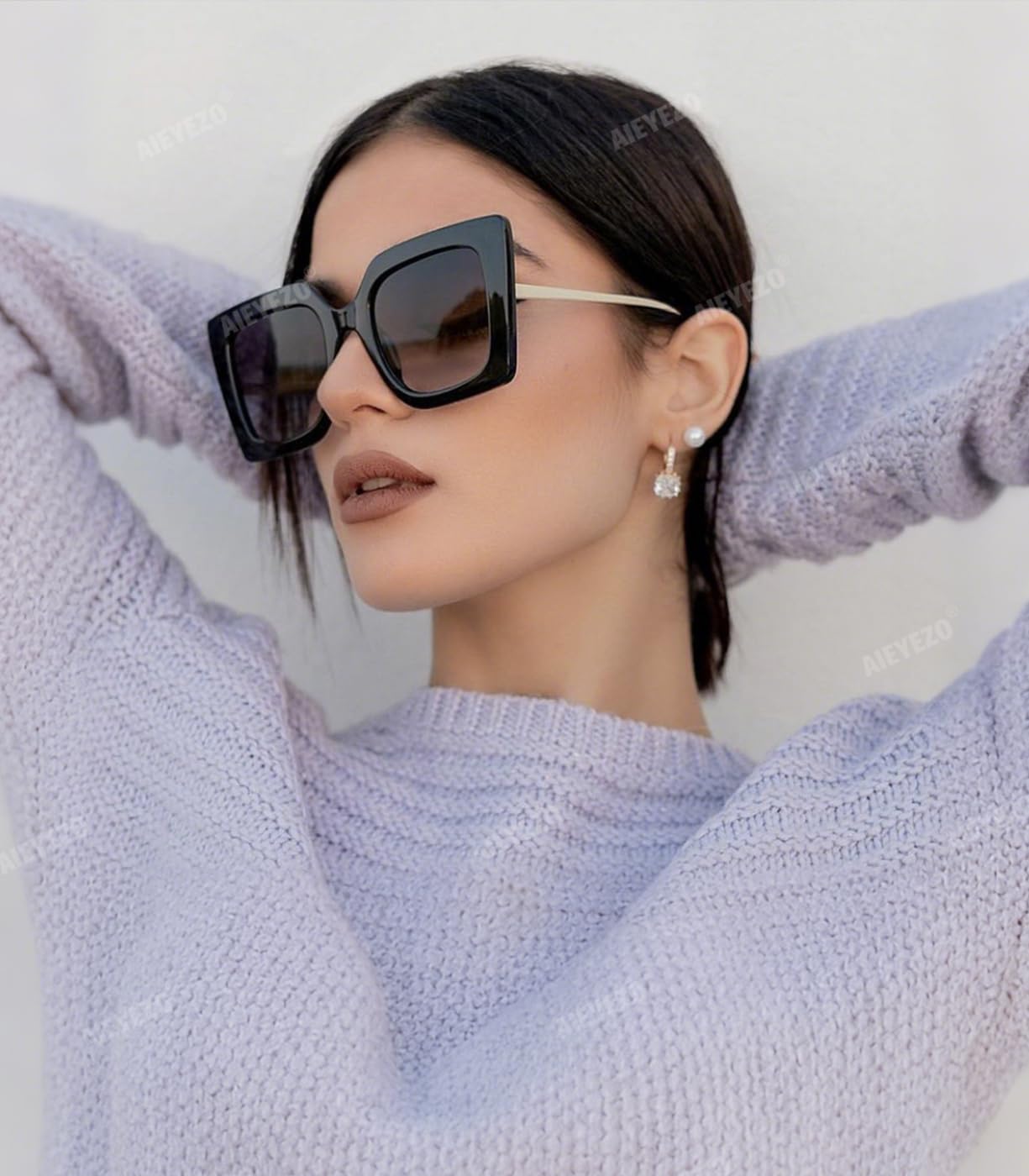 AIEYEZO Fashion Sunglasses for Women Trendy Square Frame Sunglasses UV400 Protection Shades (Black + Flower)