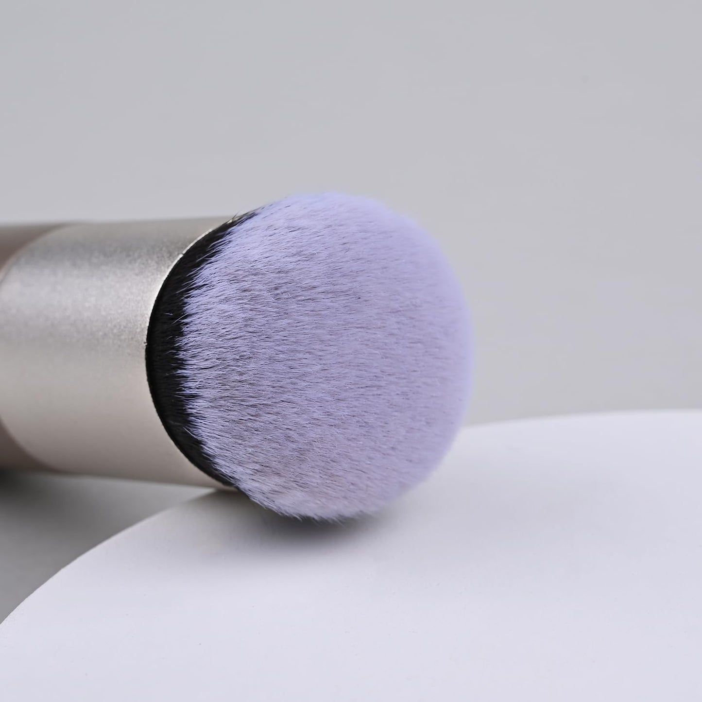 Kabuki Makeup Brush - Blender Brush for Powder, Cream, Liquid Foundation, Sunscreen, Blush Blending & Bronzer - Professional Make Up Brush - Full Face Makeup Brush - Vegan & Cruelty Free
