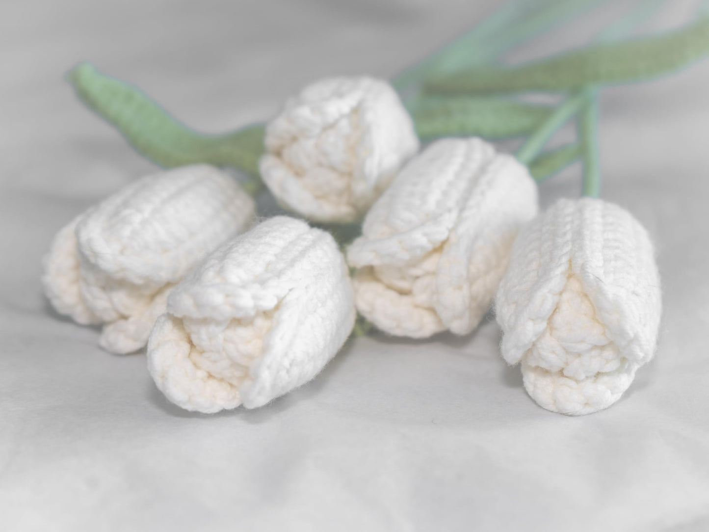 5 PCS Artificial Flowers, Crochet Flower Bouquet, Tulips, Handmade Crochet Flowers, White Tulips, Fake Flowers for Decoration, Cute Home Decor, Tulip, Tulips VooXy (Deep White)