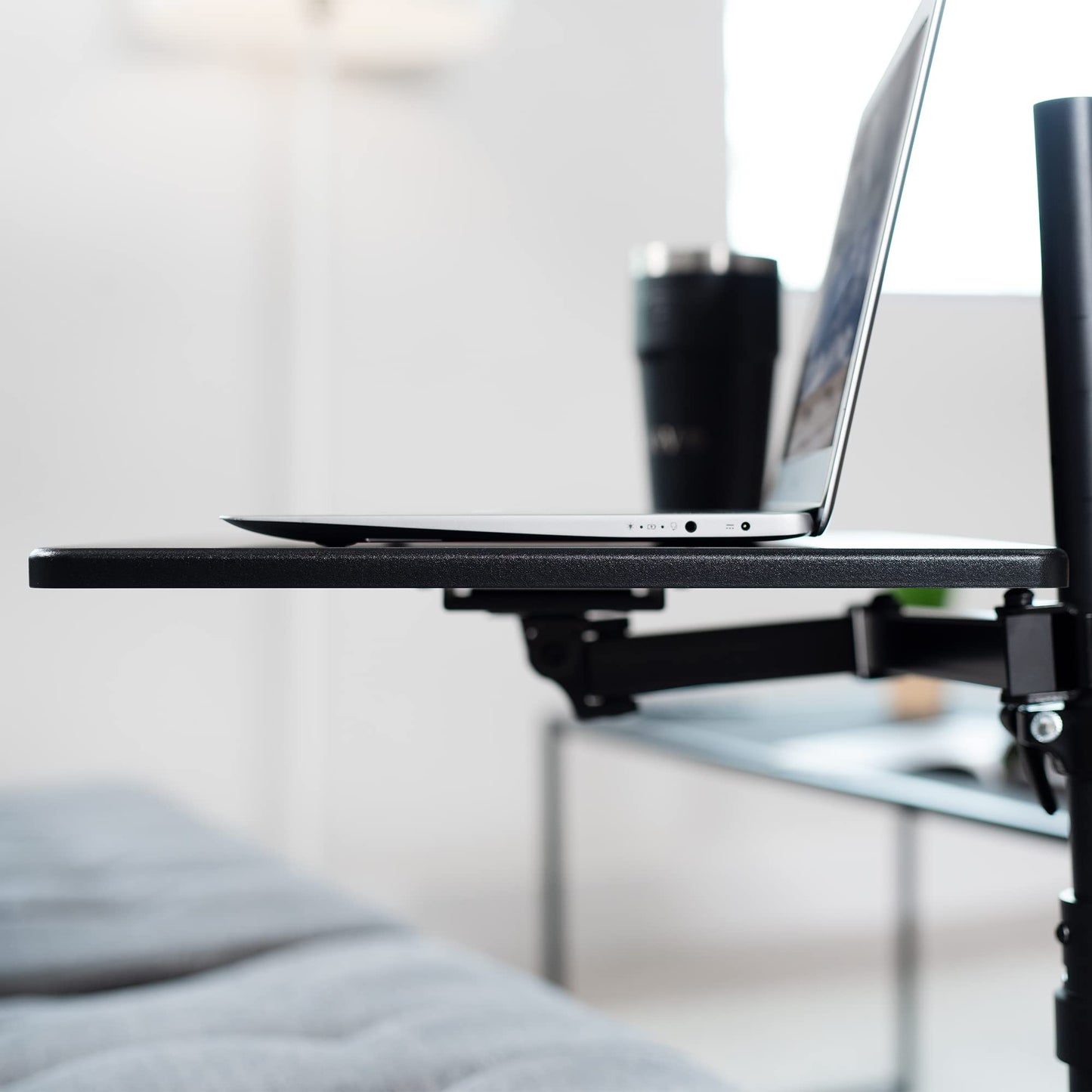 VIVO 20 inch Over Couch Swivel Table, Laptop Desk for Remote Work, Portable Recliner Workstation with Height Adjustable Swing Arm, Black, DESK-ST01C