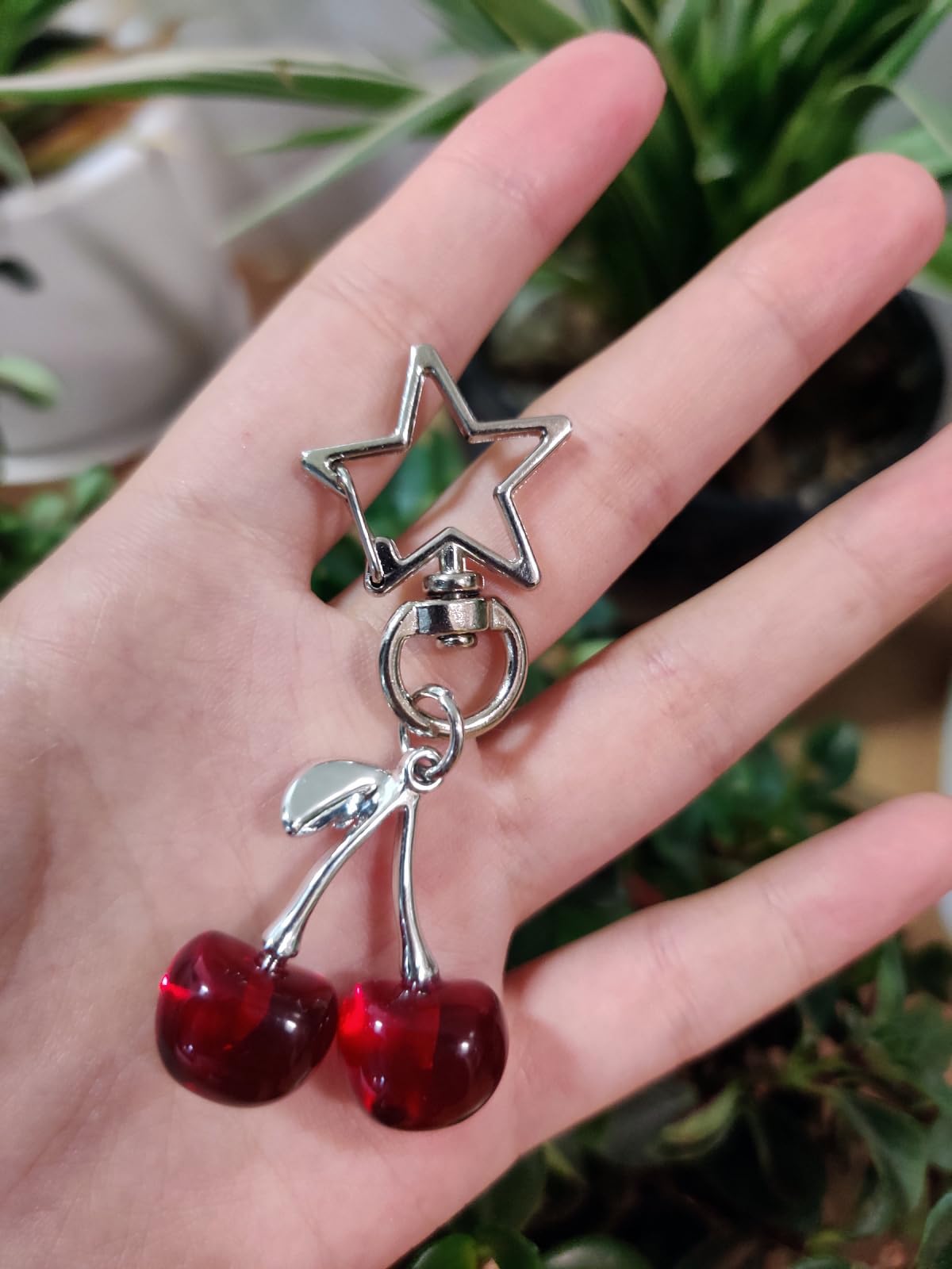 AYYSHULAN Cute Cherry Keychain Bag Charms Star Keyring Sweet Aesthetic Y2K Accessory Kawaii Purse for Car Keys Women Girls,Burgundy