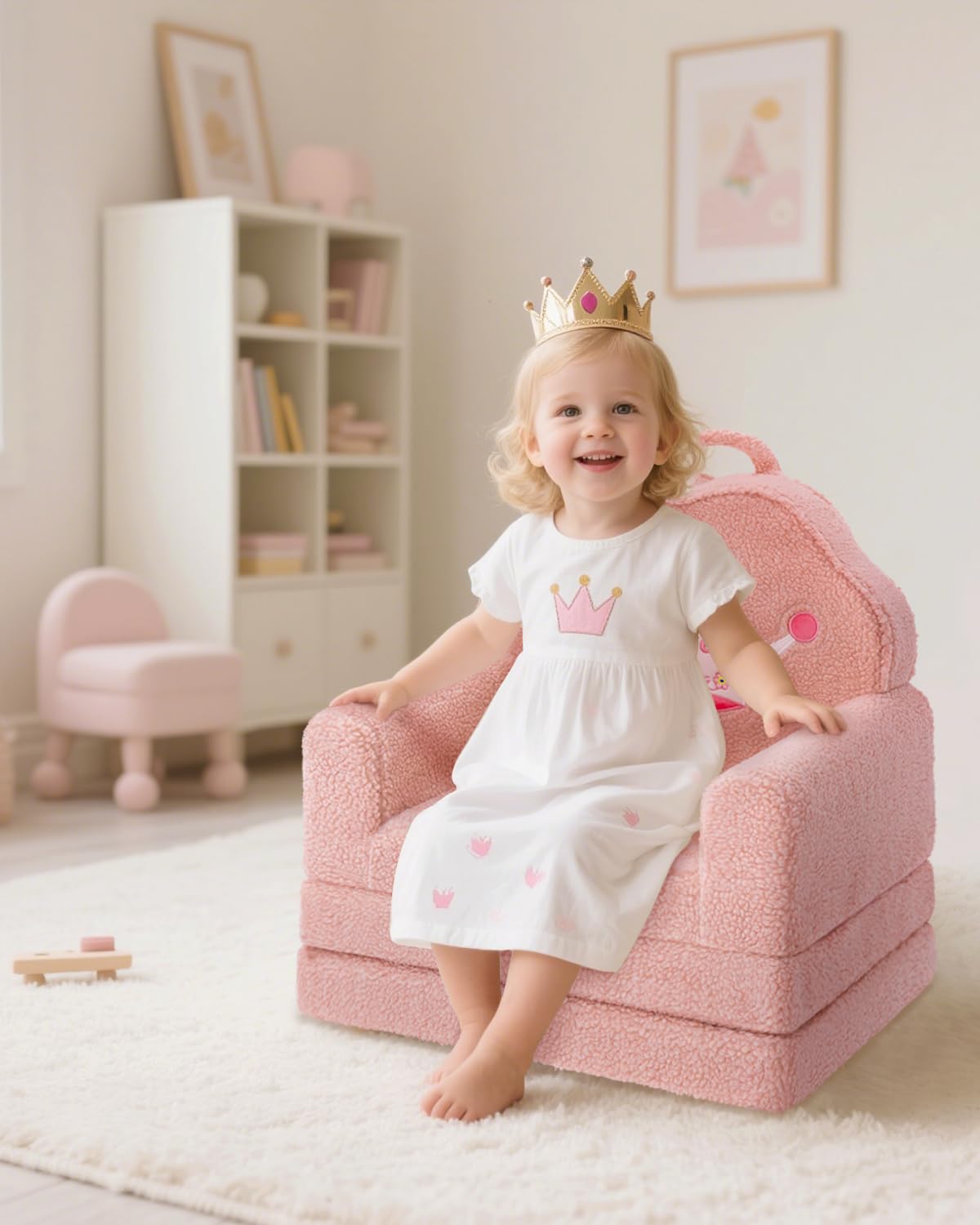 MOONBEEKI Kids Couch, 2-in-1 Convertible Soft Sherpa Fabric, Toddler Chairs Comfy 1-5 Years Old, Cartoon Animal & Crown Design, Toddler Furniture for Bedroom and Playroom, Pink Crown, Medium