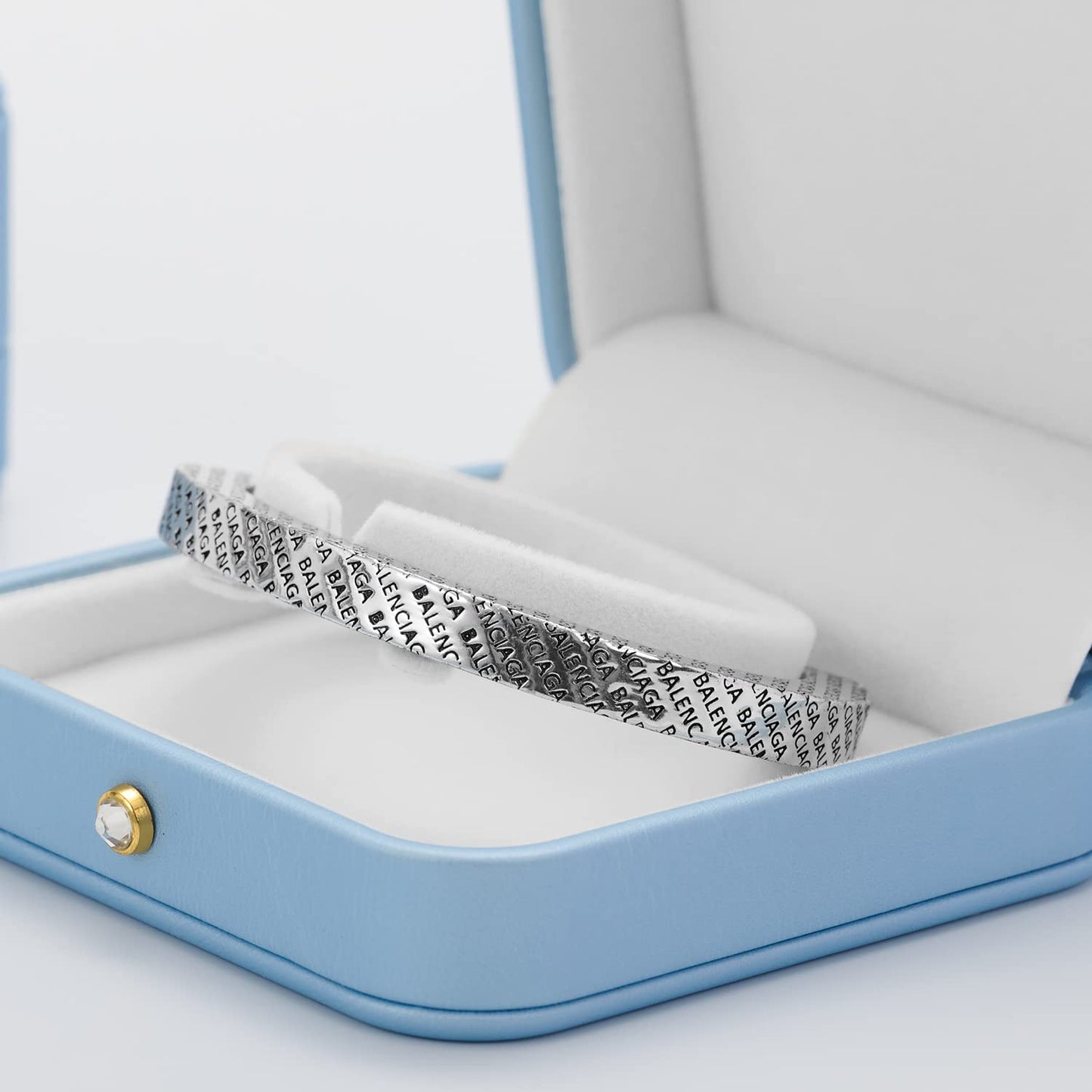 Oirlv Elegant Sky Blue Bracelet Gift Box Leather Bangle Box for Jewelry Gift White Velvet Interior Bangle Bracelet Storage