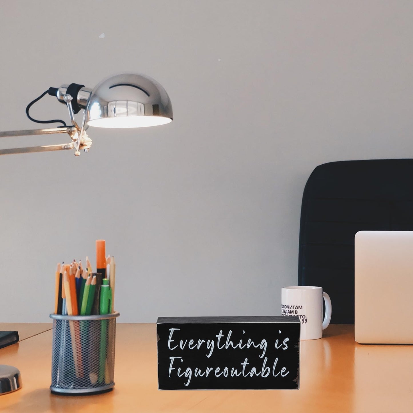 Suertree Office Decor Desk Accessories Home Desk Decor Cubicle Accessories - Inspirational Gifts for Friends