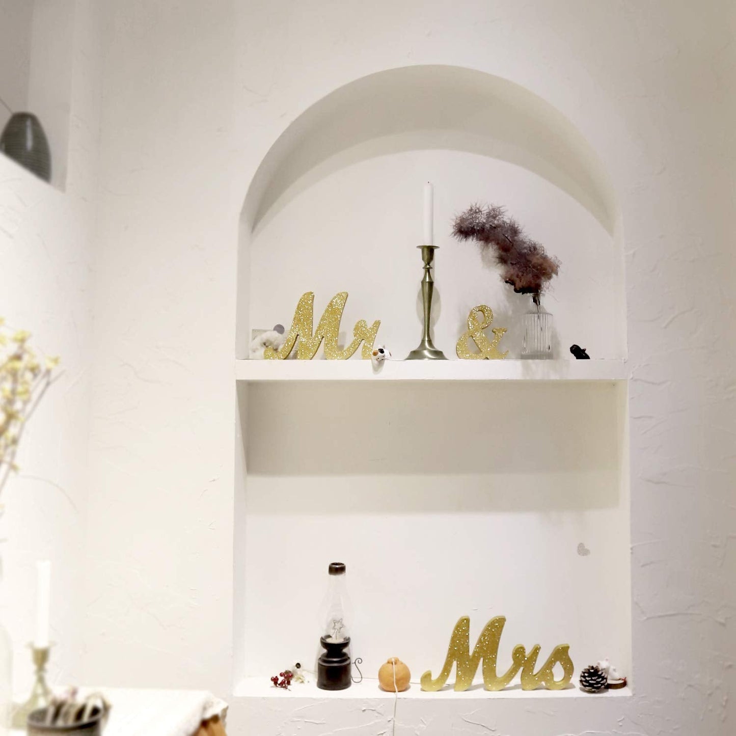 Wooden Mr and Mrs Sign, Rustic Mr. & Mrs. Letters Wedding Signs for Wedding Table, Miss Mr. Deroation for Photo Props/Party Table/Anniversary/Valentine's Day/Wedding & Engagement, Golden