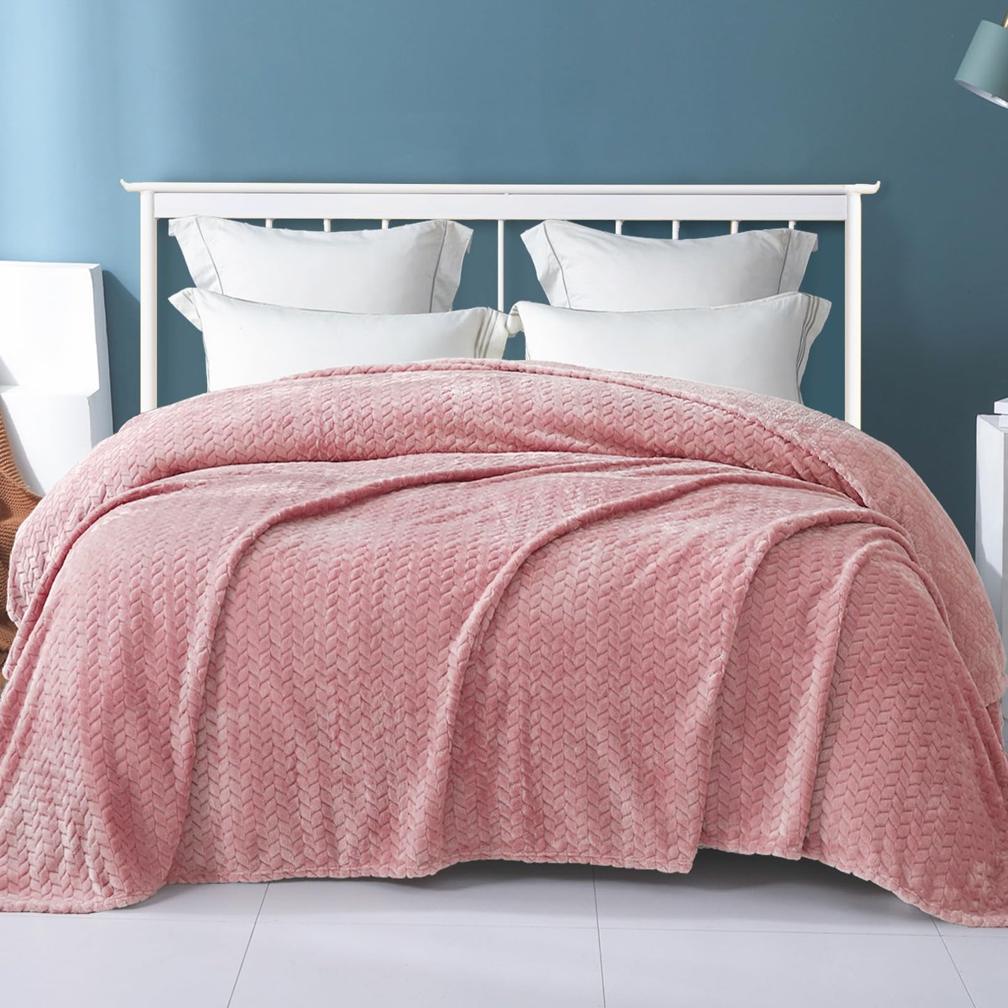 Exclusivo Mezcla Pink Fleece Queen Size Blanket for Bed, 90x90 Inches Soft Cozy Jacquard Flannel Blankets, Lightweight Fuzzy Plush Warm for All Seasons