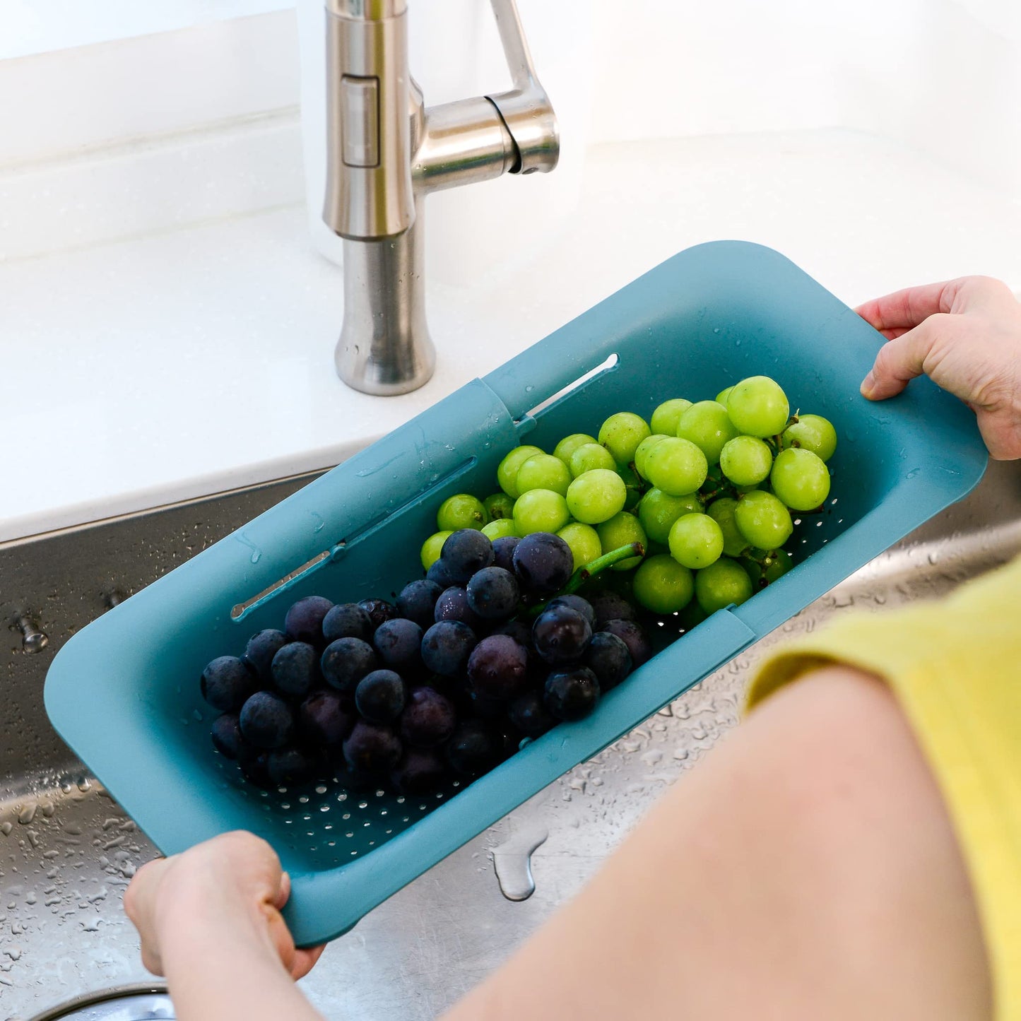 BLUE GINKGO Over the Sink Colander Strainer Basket - Wash Vegetables and Fruits, Drain Cooked Pasta and Dry Dishes - Extendable - New Home Kitchen Essentials (7.9 W x 14.5-19.5 L x 2.75 H) - Teal