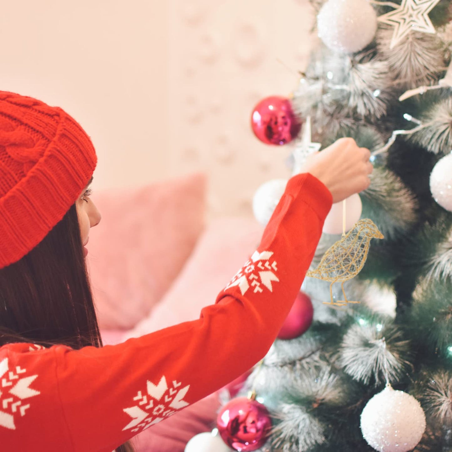 ZZZ TYLOO Artisan Handmade Gold-Wire Woven Bird Statues Trio Table Decor- Modern Farmhouse Shelf Decor with Hanging Chain, Multi-Pose Metal Bird Figurines for Home Office & Holiday Display