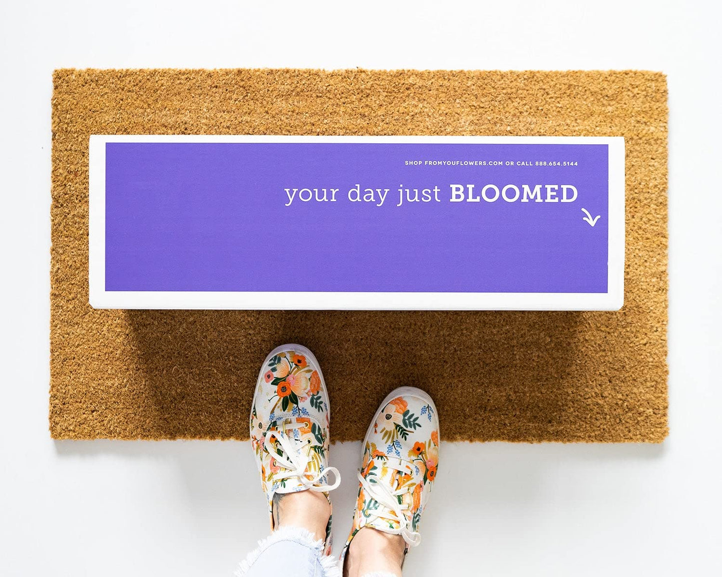 From You Flowers - One Dozen White Roses with Glass Vase (Fresh Flower Bouquets) Birthday, Anniversary, Get Well, Congratulations, Thank You, All Occasions