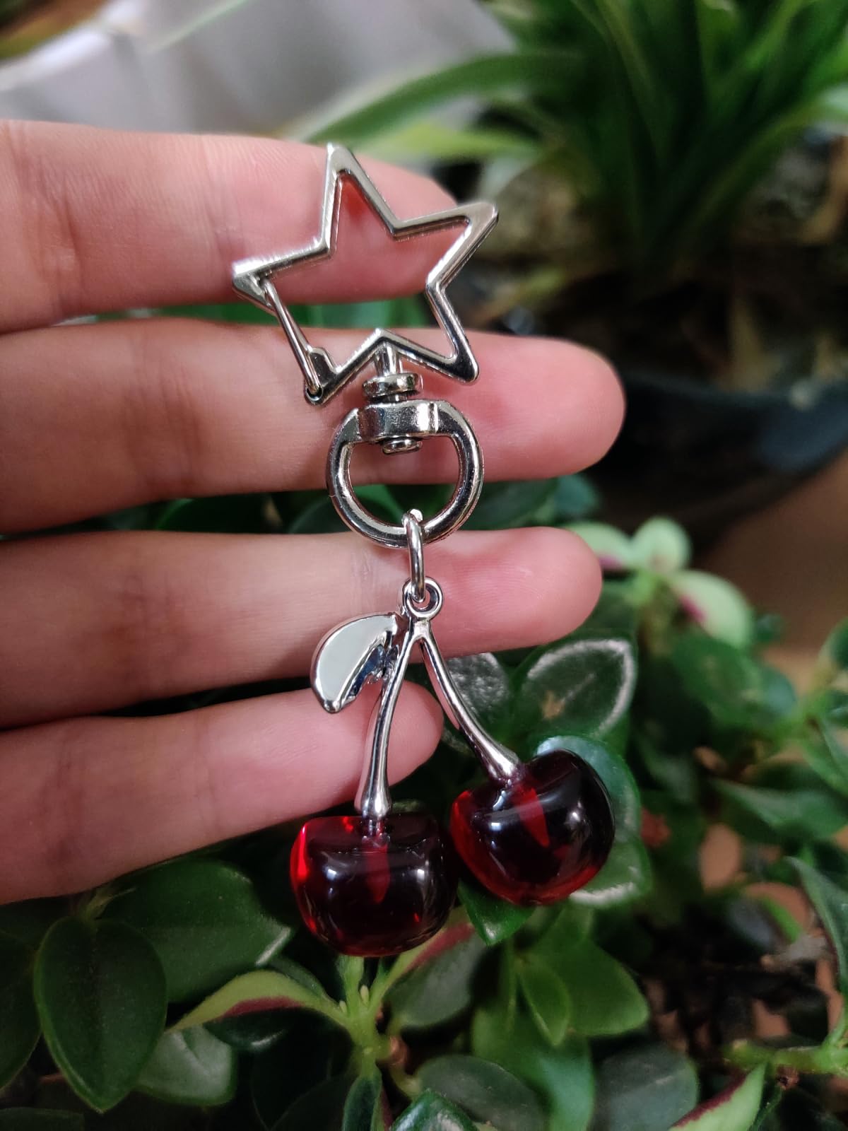 AYYSHULAN Cute Cherry Keychain Bag Charms Star Keyring Sweet Aesthetic Y2K Accessory Kawaii Purse for Car Keys Women Girls,Burgundy