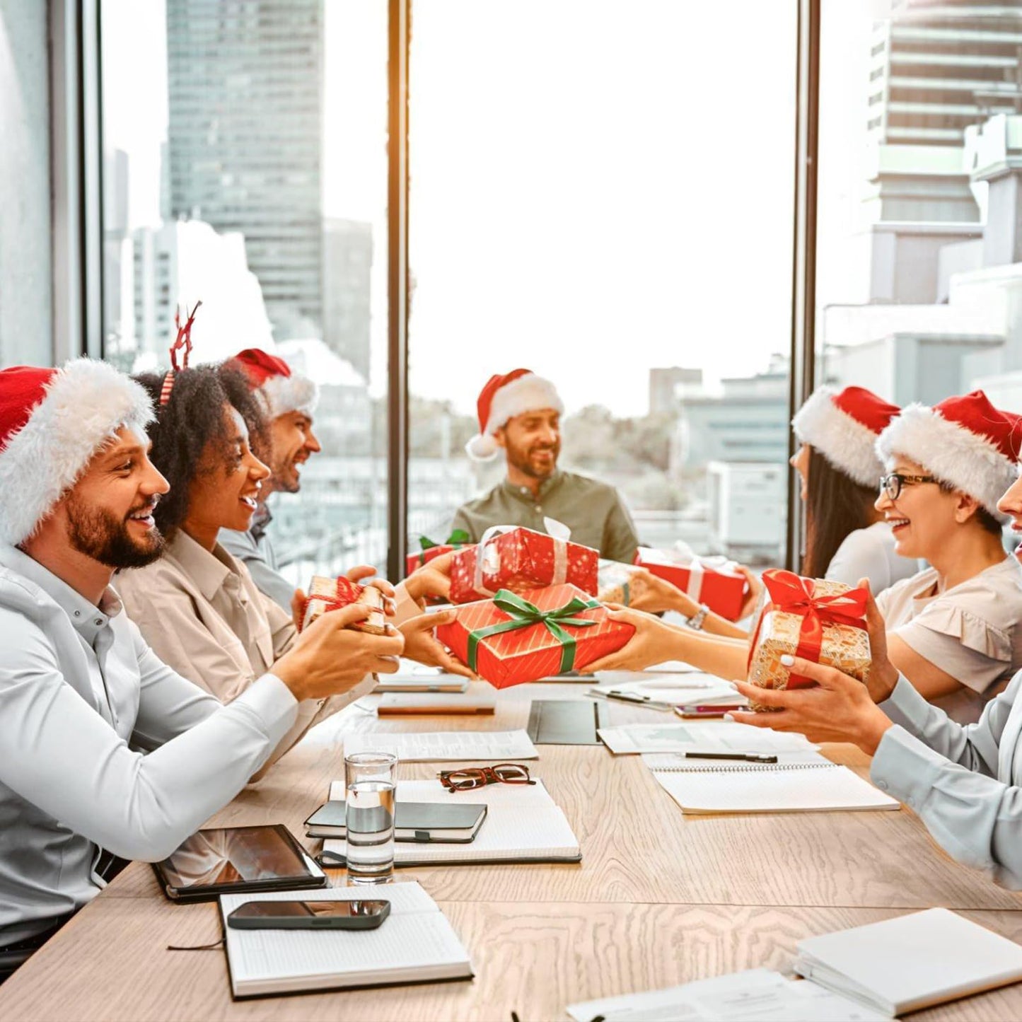 Iioscre Santa Hat Christmas Hats for Adults, Xmas Holiday Unisex Classic Santa Claus Hat for Holiday Party