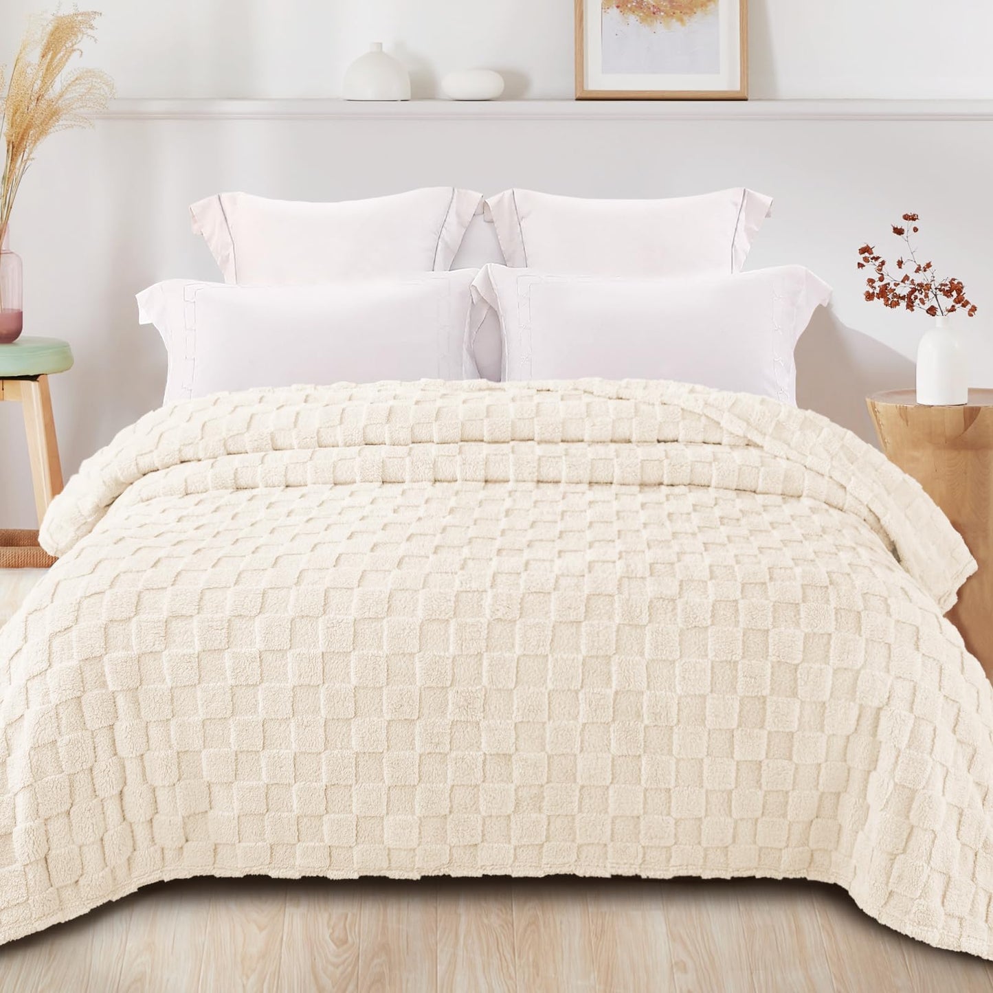 Exclusivo Mezcla Queen Size Flannel Fleece Blanket, Super Soft and Warm Lightweight Checkered Pattern Blankets for All Seasons, 90x90 Inches, Ivory