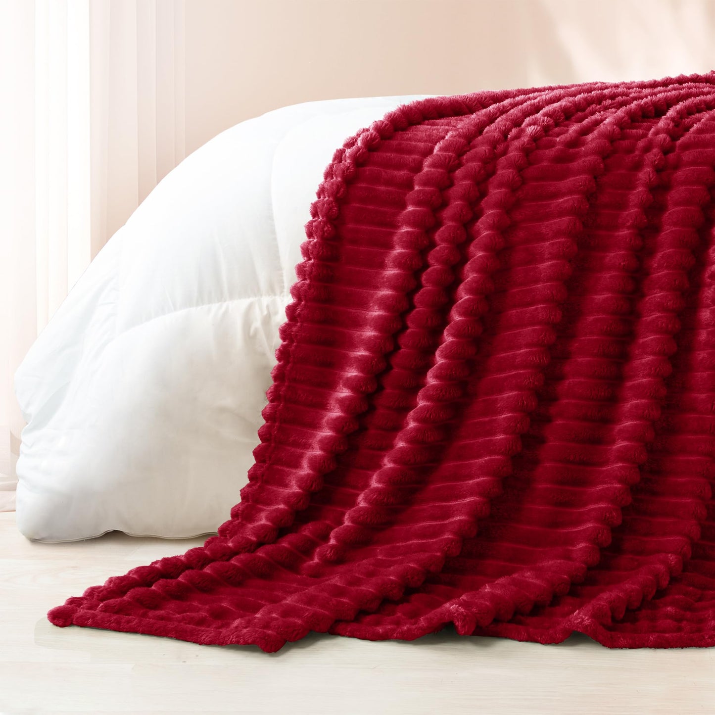 Exclusivo Mezcla Fleece Throw Blanket for Couch, Super Soft Striped Jacquard Bed Blanket, Lightweight Fuzzy Cozy for All Seasons, 50x60 Inches, Deep Red