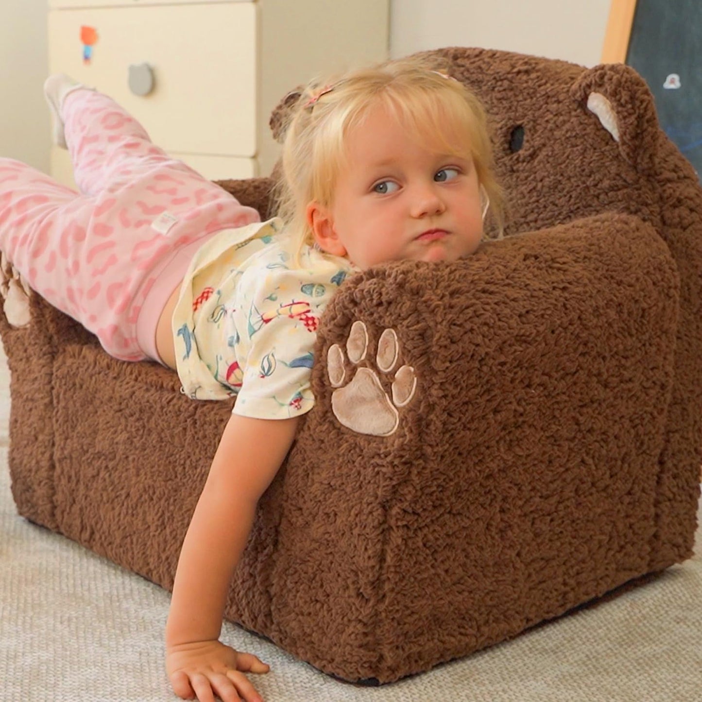 ALIMORDEN Toddler Couch Ultra-Soft Snuggle Chair, Comfy Sherpa Foam Filled Lovely Bear Sofa, Kids Cozy Corner Play Couch for Boys and Girls, Brown