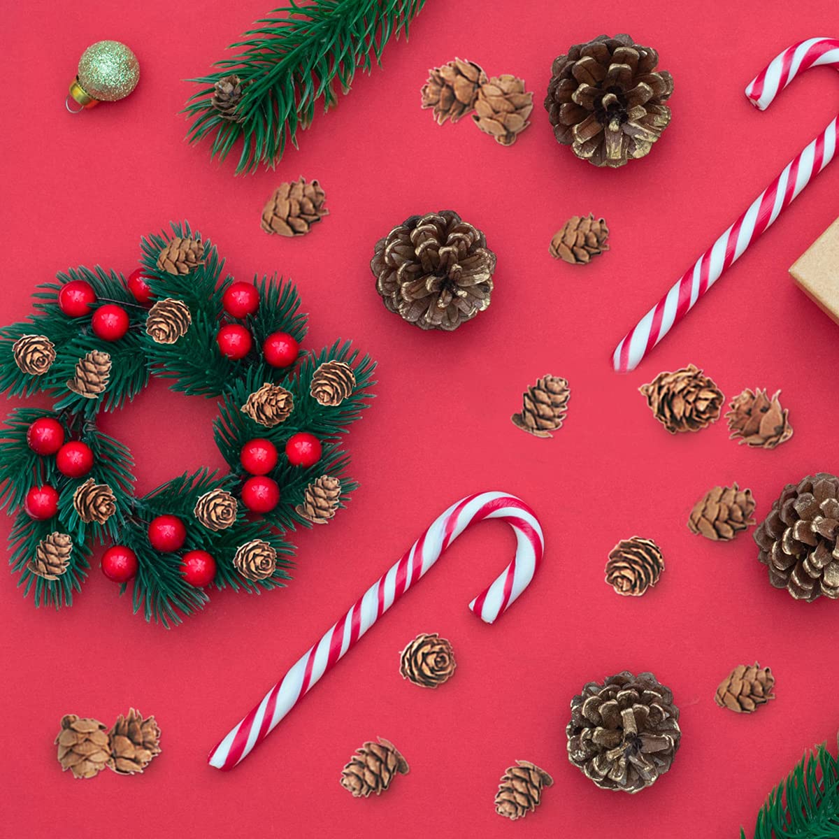 200PCS Christmas Natural Pine Cones Mini Fall Decorations Pinecones Ornaments Bulk Small Pine Cones for DIY Crafts Thanksgiving Fall Winter Christmas Wedding Decor Vase Filler Decor