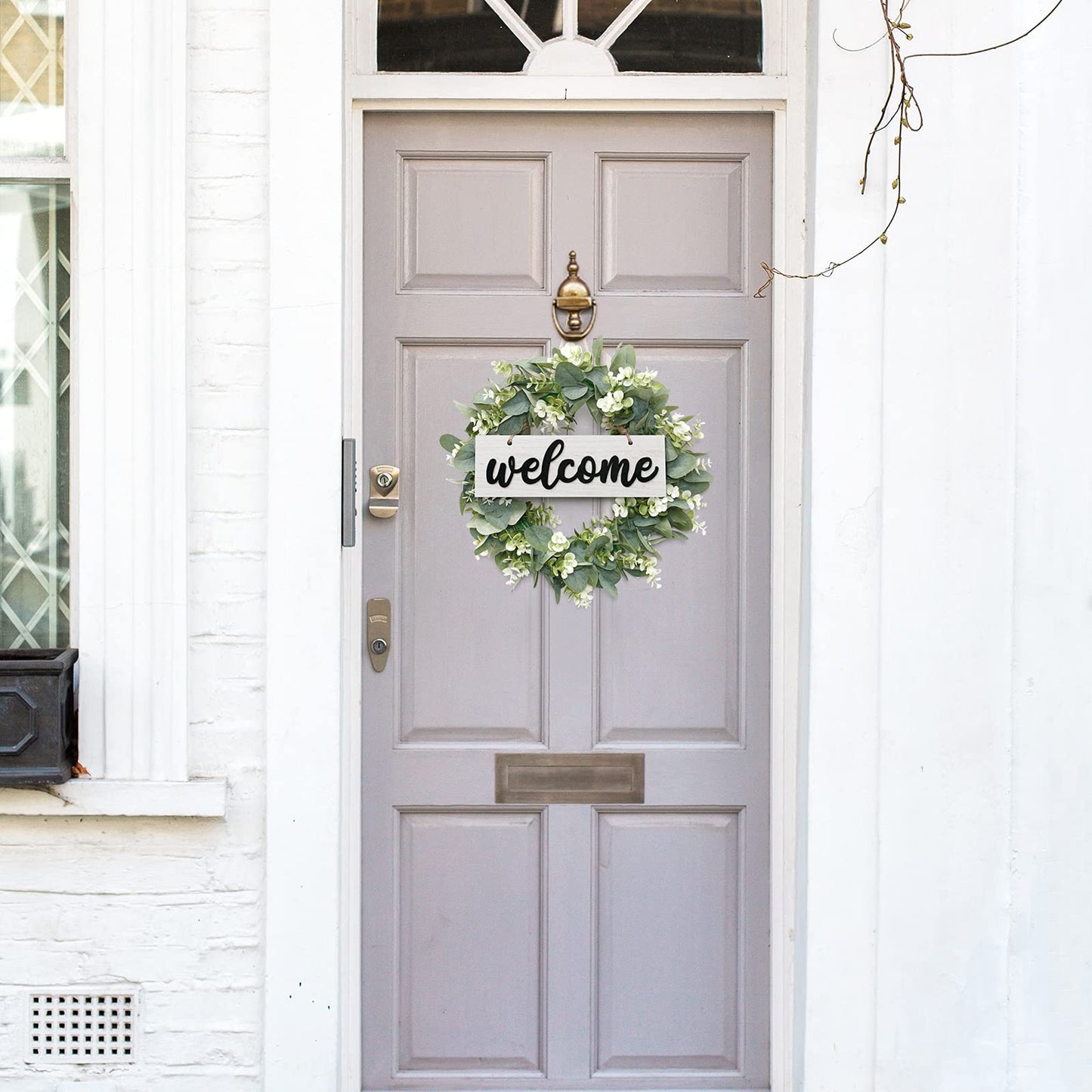 Dremisland 16 Inch Eucalyptus Leaves Wreath,Artificial Green Leaves Wreath with Welcome Sign Board for Front Door Window Farmhouse Garden Festival Celebration Home Decoration (White)