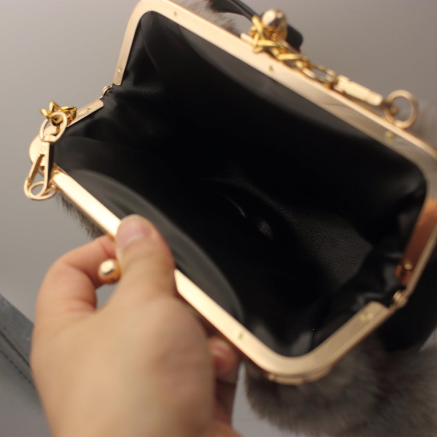 Luxurious Fashion Natural Fox Fur with Hair Handbag for Women and Ladies (White, Small) (Gray)