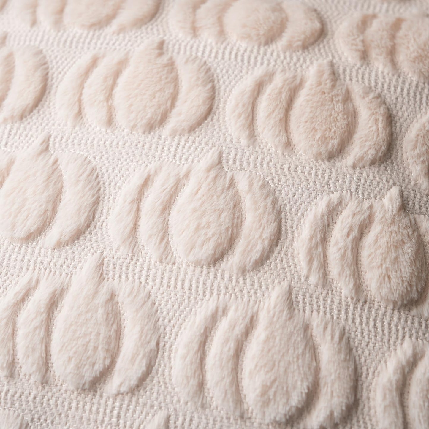 GEEORY Fall Pillow Covers 18 x 18 Inch Set of 2, Fall Decorations Pumpkins Soft Plush Fluffy Faux Fur Wool Decorative Autumn Thanksgiving Farmhouse Cushion Case for Sofa Beige GC002-18