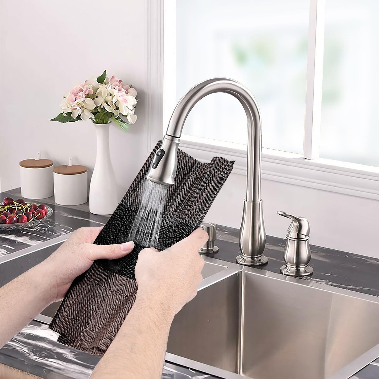 Aofmee Placemats, Heat Resistant Place Mats Set of 6, Washable PVC Table Mats, Woven Vinyl Plastic Placemats for Kitchen Dining Table, Non-Slip Stain Resistant Placemat Indoor Outdoor, Easy to Clean