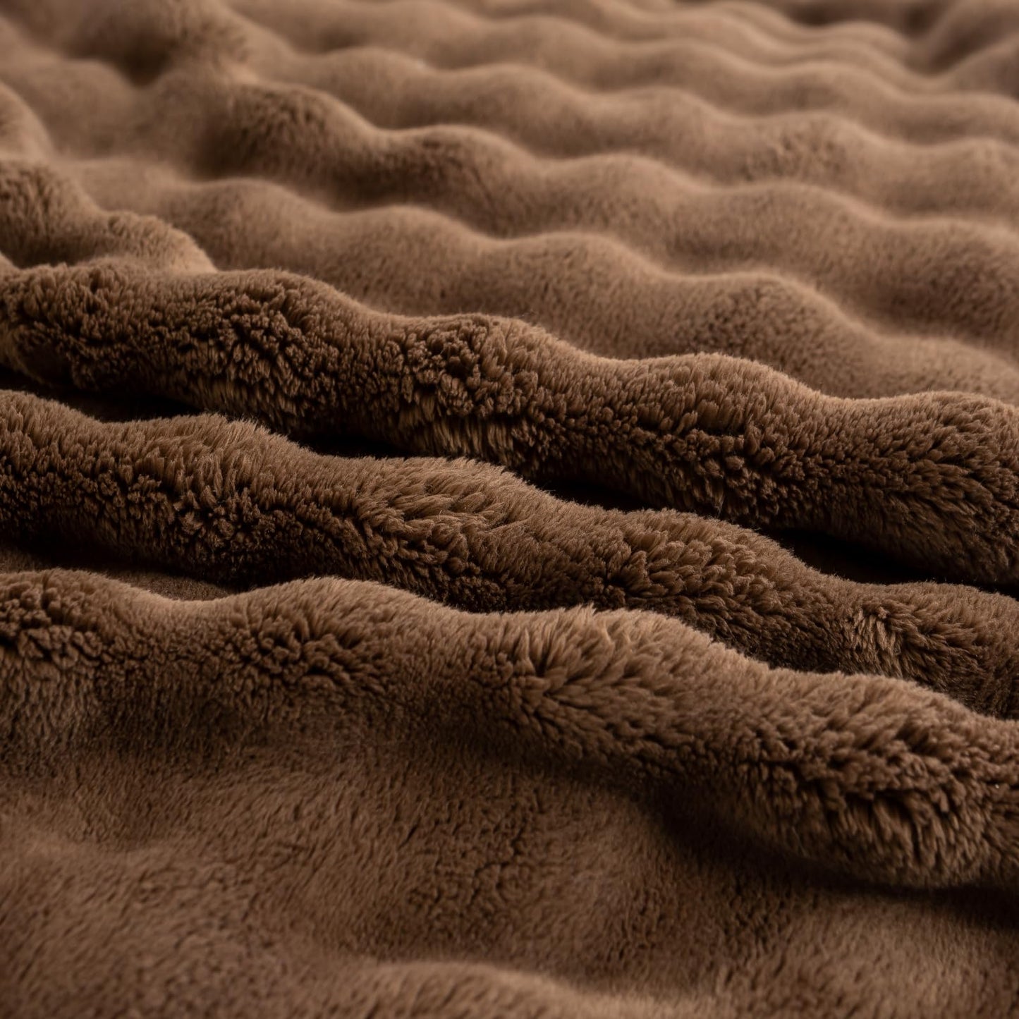 YUSOKI Faux Fur Throw Blanket with 3D Bubbles Super Soft Fuzzy Cozy Thick Blanket for Couch Chair Sofa Gift Home Décor(Brown,50 * 60inches)