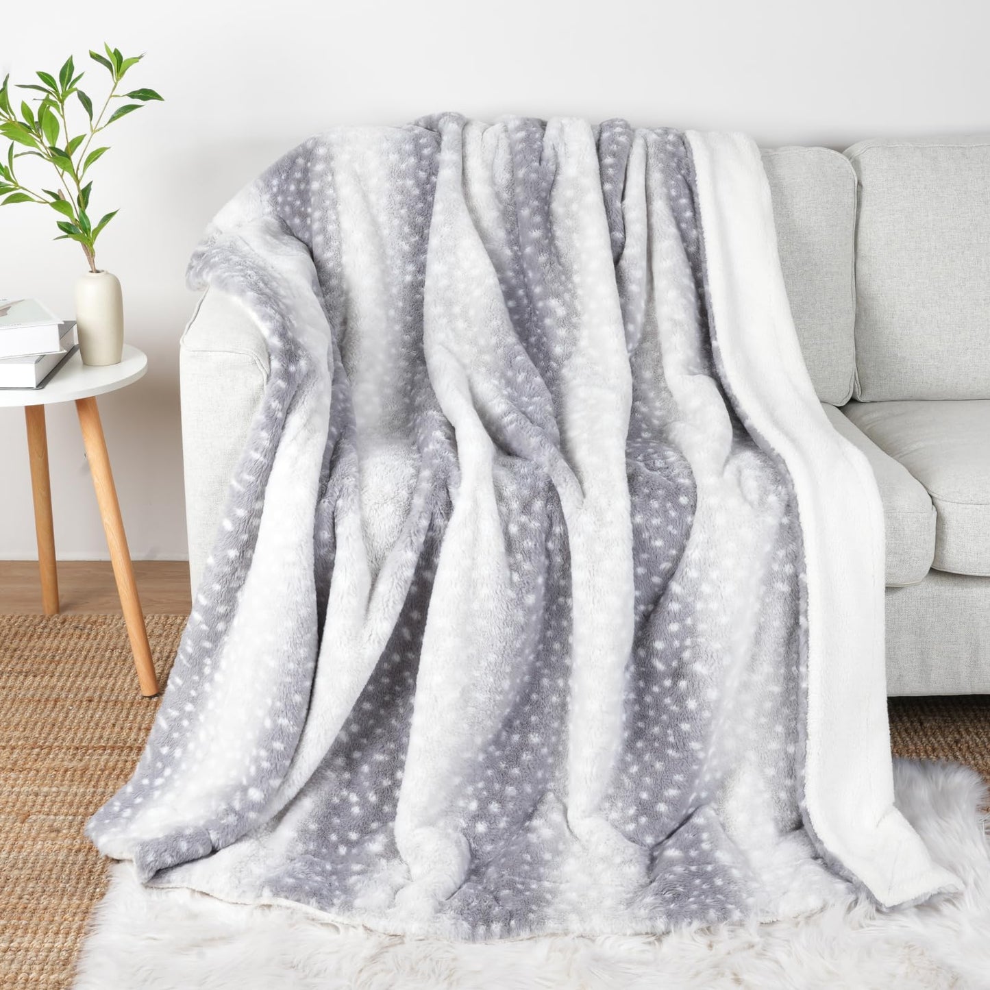 Cozy Bliss Luxury Faux Fur Throw Blanket Deer Print, Non Shedding Reversible Sherpa Blankets Super Soft Fuzzy Thick Warm Throws Home Decor for Christmas Couch Bed Sofa Women (Grey, 60x80 Inches)