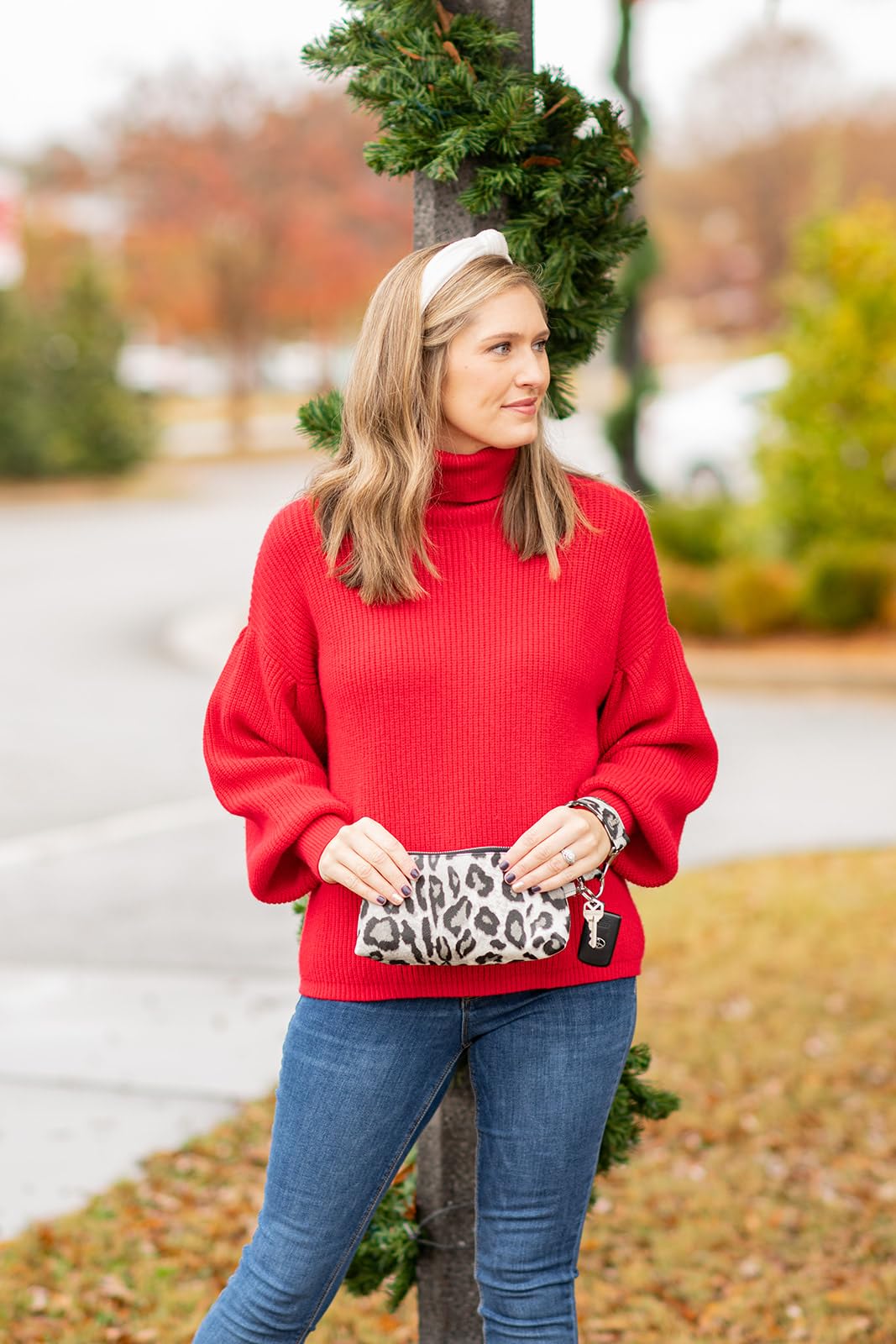 KEYPER 2-Piece Luxe Wristlet Set (IT Bag and a Key Ring Bracelet) PU Vegan Leather Classic Clutch Purse (Snow Leopard Gold)