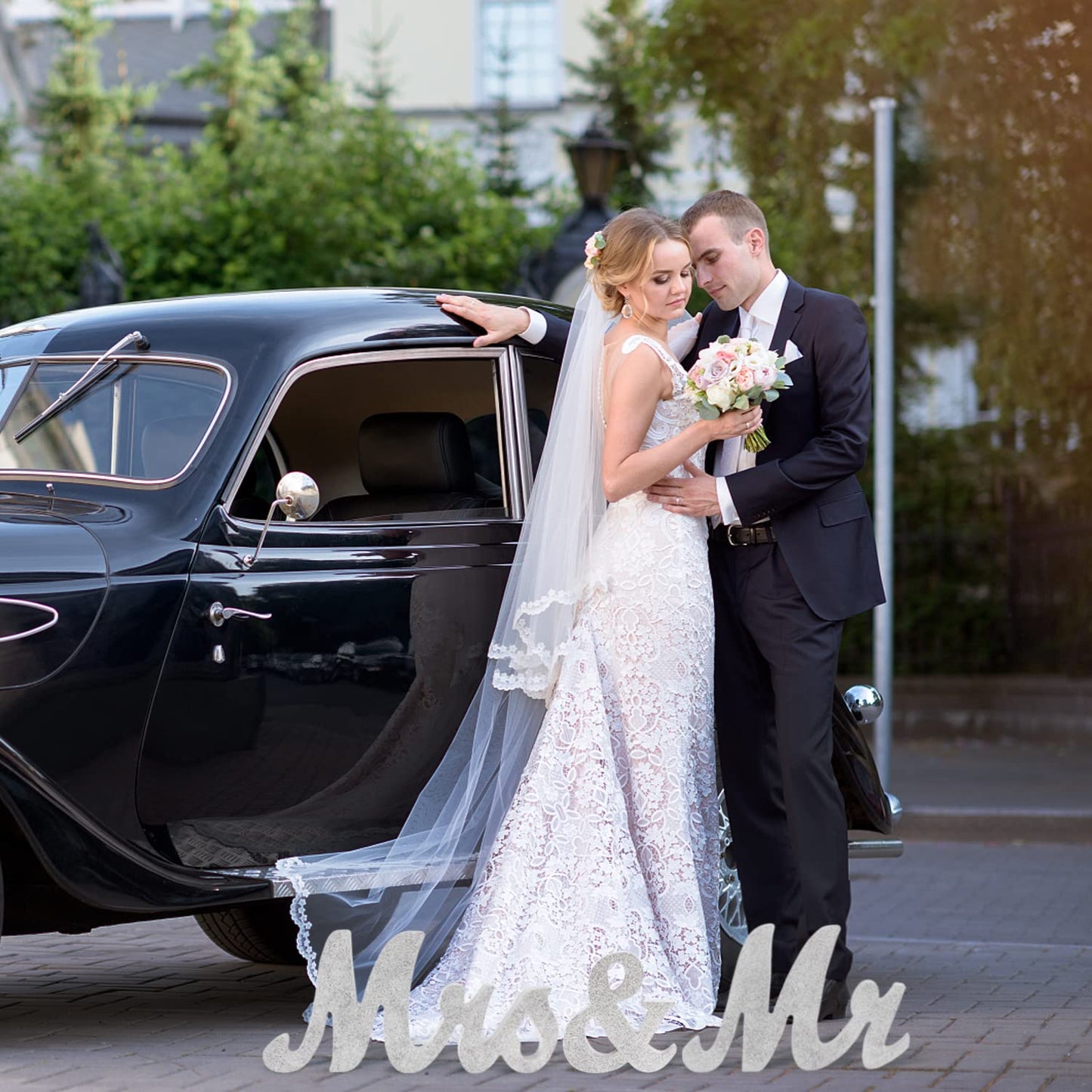 Mr and Mrs Signs Wedding Table Decorations, Wooden Freestanding Letters for Photo Props, Rustic Wedding Decoration, Anniversary Wedding Shower Gift (Silver)