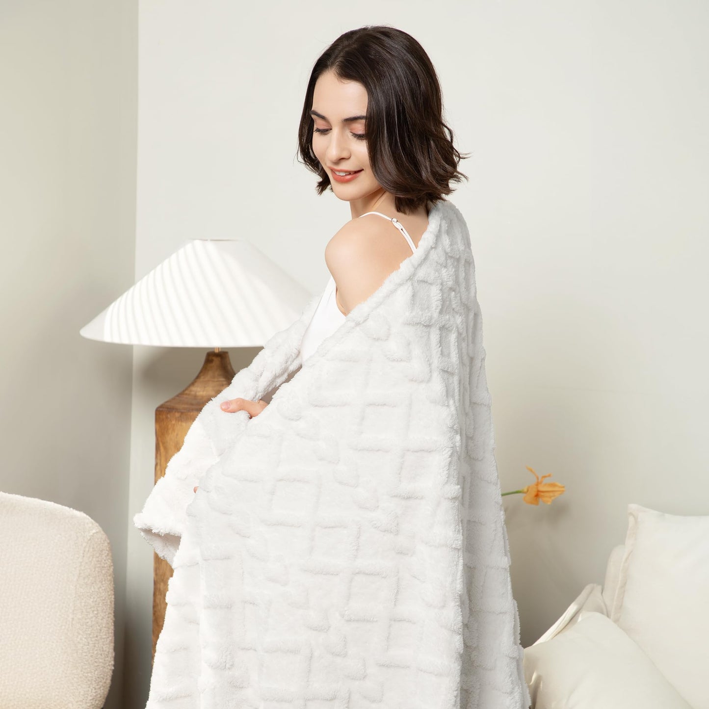 Aganear Fleece Blanket King Size - Lightweight Portable Plush Fuzzy Cozy Soft Blanket for Couch, Sofa, Bed, Office, Breathable and Skin-Friendly Blanket for All Season Accessories(108"x90", White)