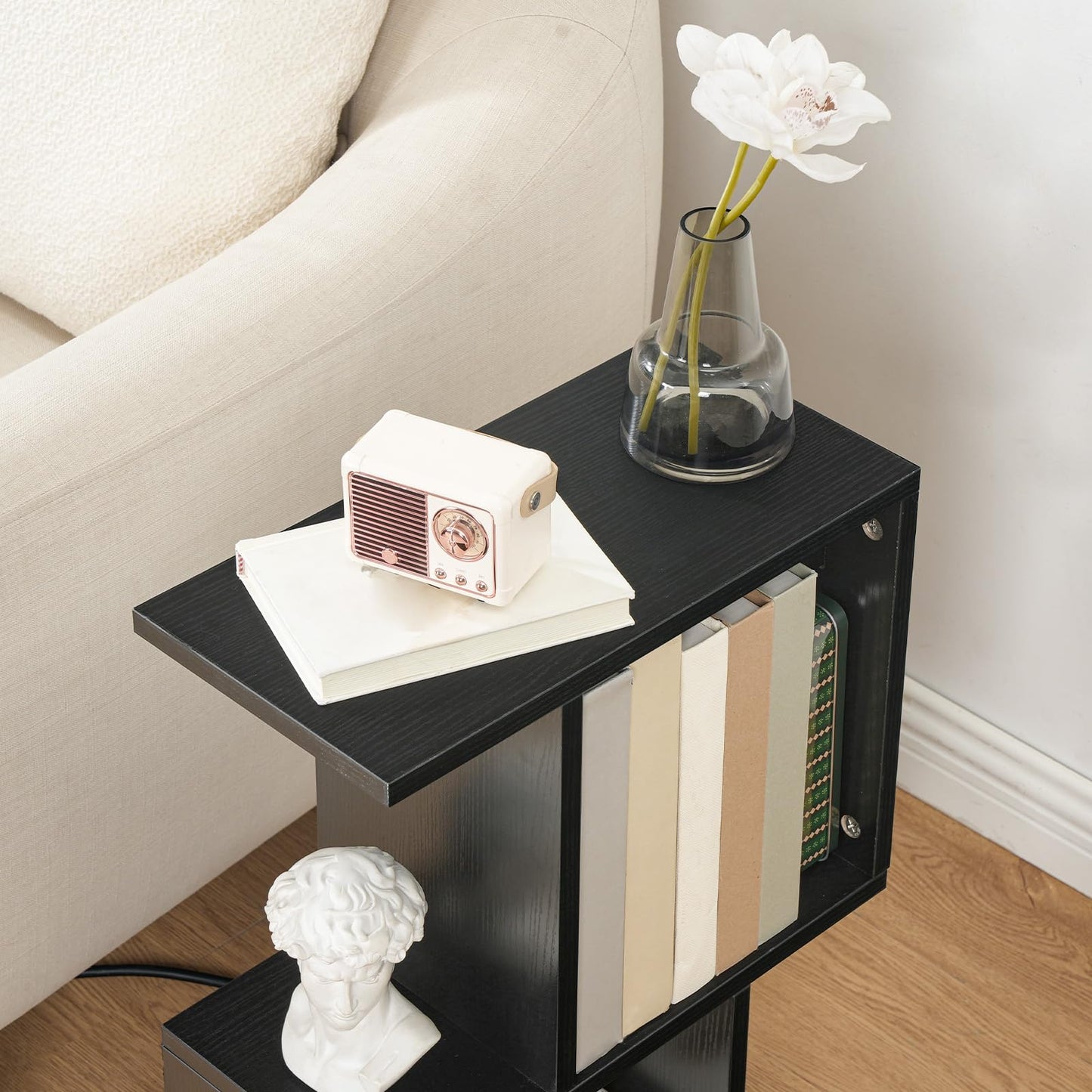 HOOBRO Narrow Side Table with Charging Station, S-Shaped Slim End Table Geometric Bookshelf with Open Storage, for Small Space, Living Room, Bedroom, Rustic Brown FG137UBZ01