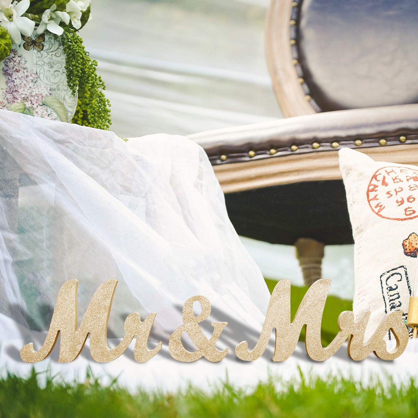 Wooden Mr and Mrs Sign, Rustic Mr. & Mrs. Letters Wedding Signs for Wedding Table, Miss Mr. Deroation for Photo Props/Party Table/Anniversary/Valentine's Day/Wedding & Engagement, Golden