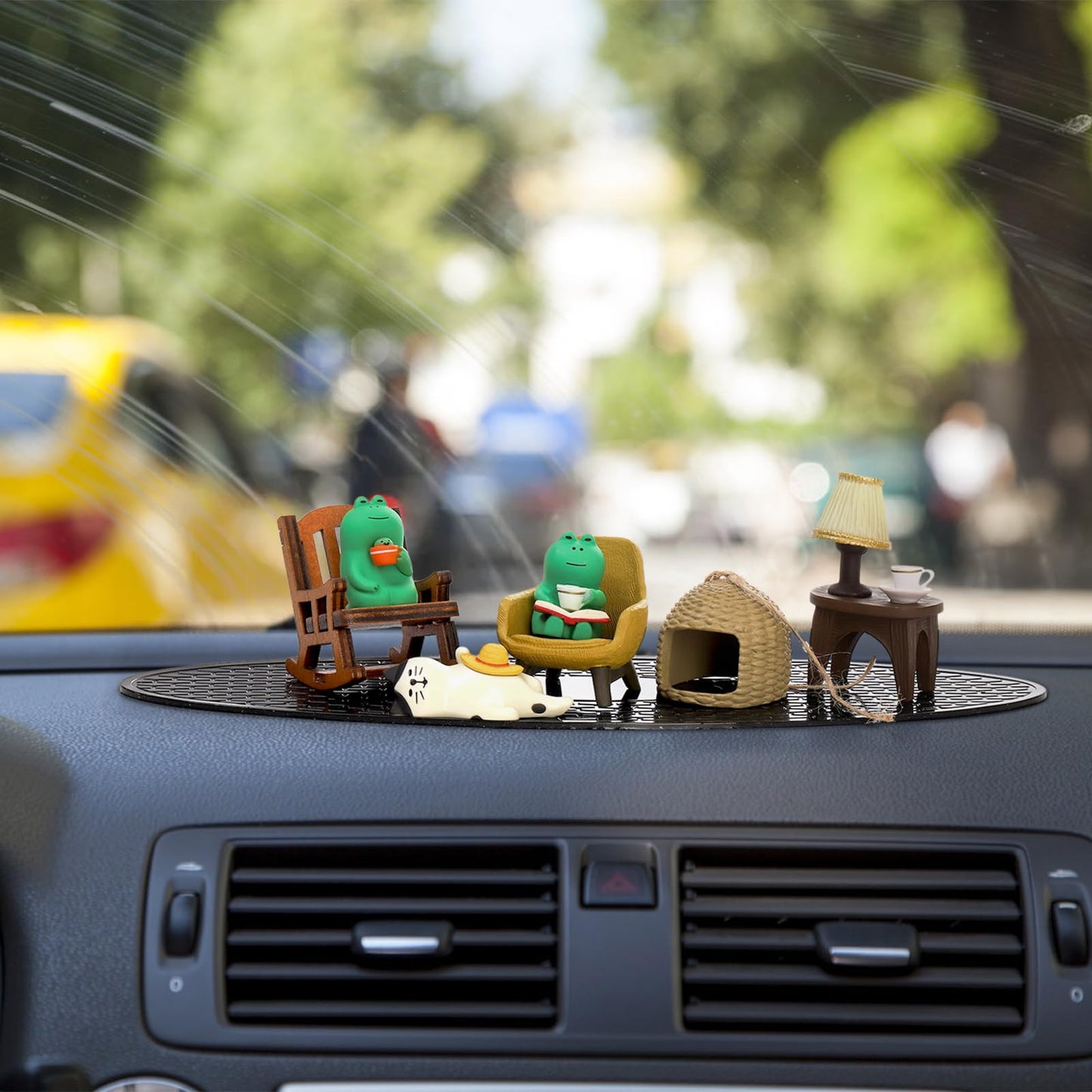 Noamus 8 Pieces Miniature Frog Figurines, Adorable Resin Collectibles Set, Cute Frog Statue Sculpture, Funny Desk Accessories for Garden Bedroom Office Decor, Plant Shelf