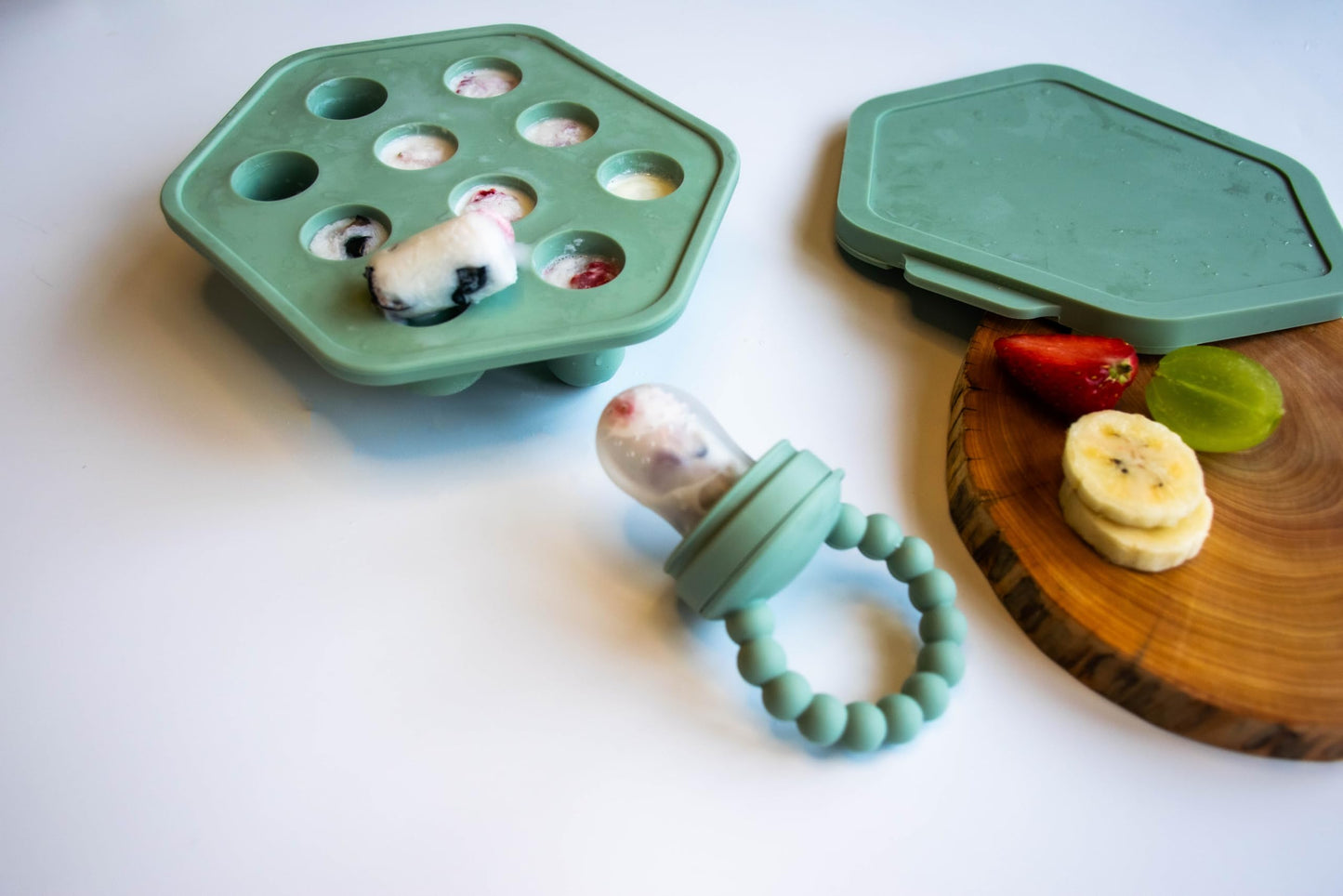 Wee Little Ones Premium Silicone Baby Fruit Feeder Pacifier – Includes Freezer Tray and Popsicle Molds for Teething Relief. Safe Infant Self-Feeding Baby Food Feeder. Perfect for Young Ones!