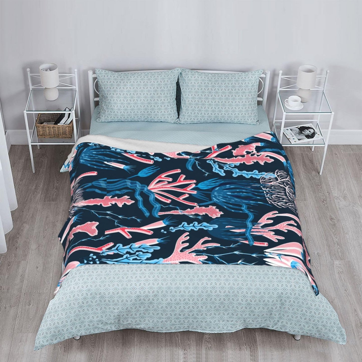 Jbofyee Coral Pattern Throw Blankets All Season Ultra Soft Warm Fleece Blanket for Home Bed Sofa Couch Chair Outdoor Travel Camping 50x40 Inch