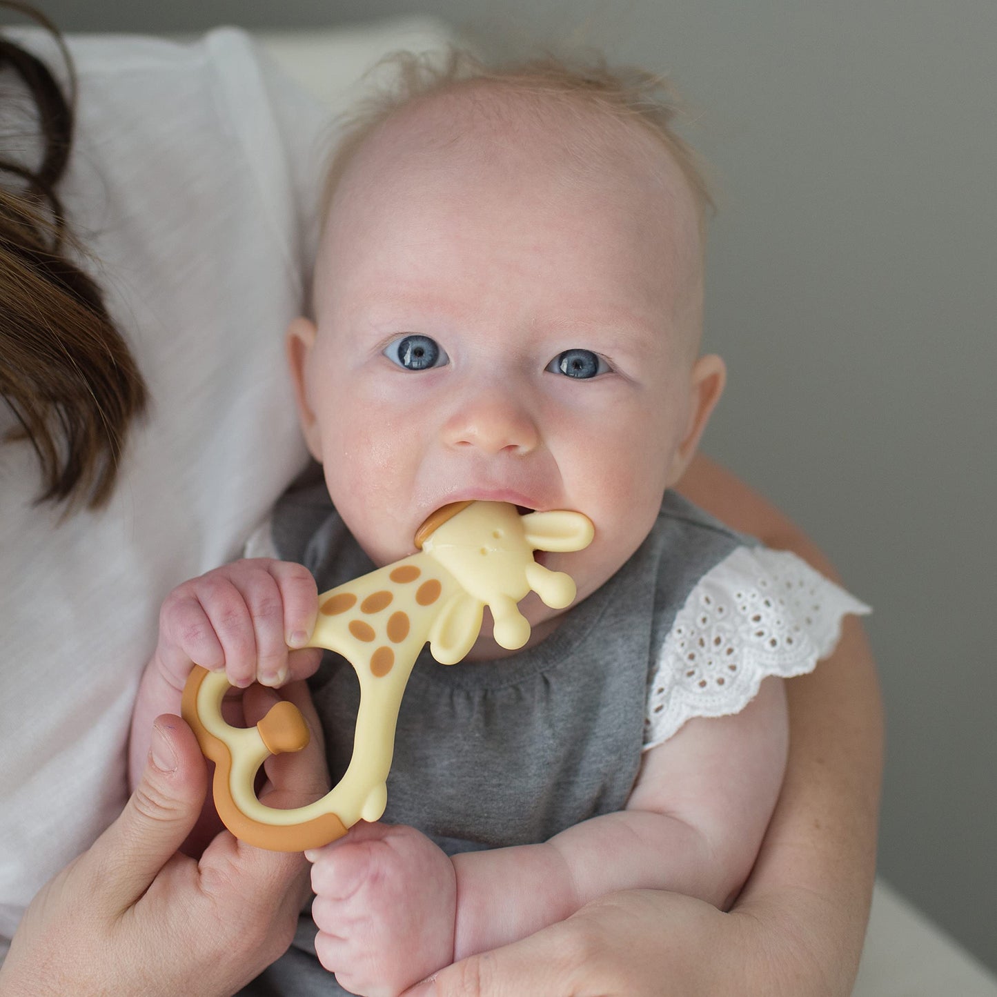 Dr. Brown's Ridgees Giraffe, Massaging Baby Teether, Designed by a Pediatric Dentist, BPA Free, 3m+