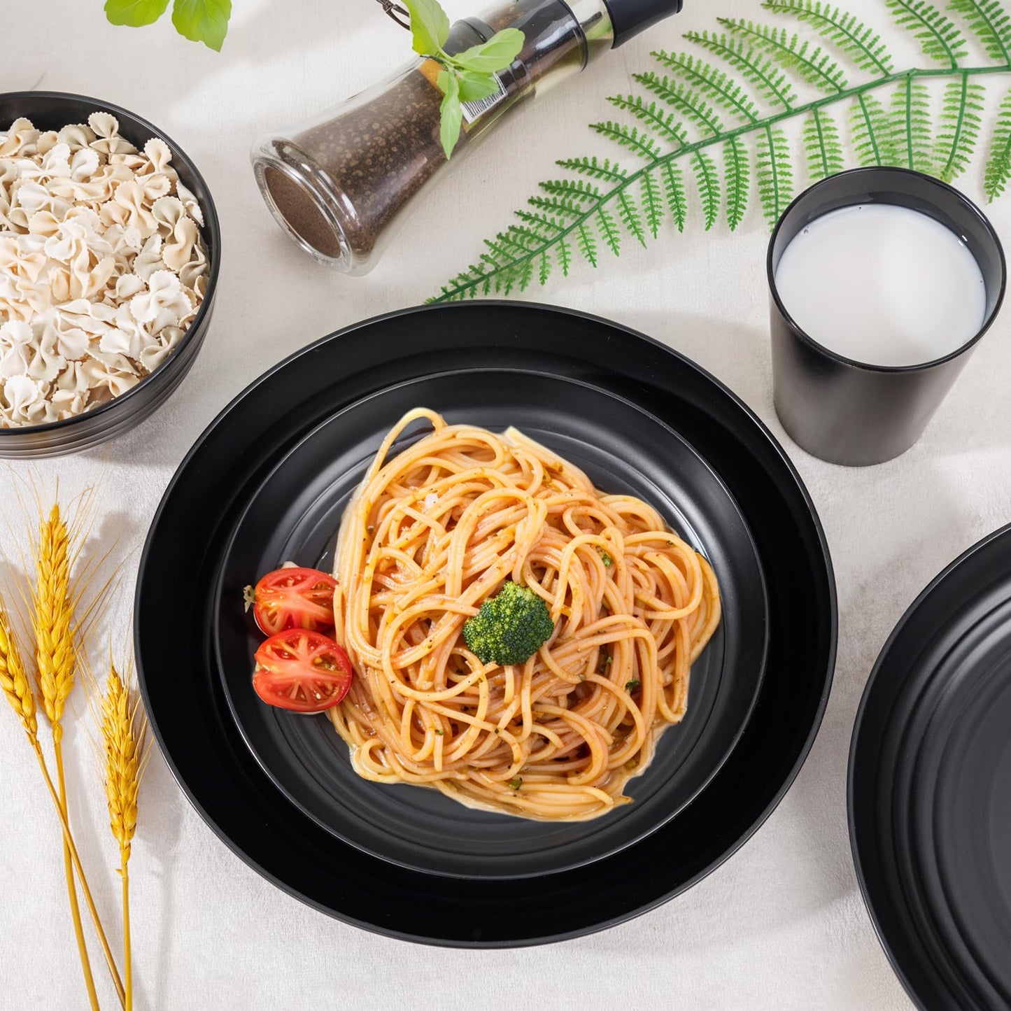 LIYH 16 Pcs Black Wheat Straw Dinnerware Set - Unbreakable Plates and Bowls Set, Dish Set for 4, Black Plastic Dinnerware Set Include Wheat Straw Dinner Plates Bowls Cups Kitchen & Camping