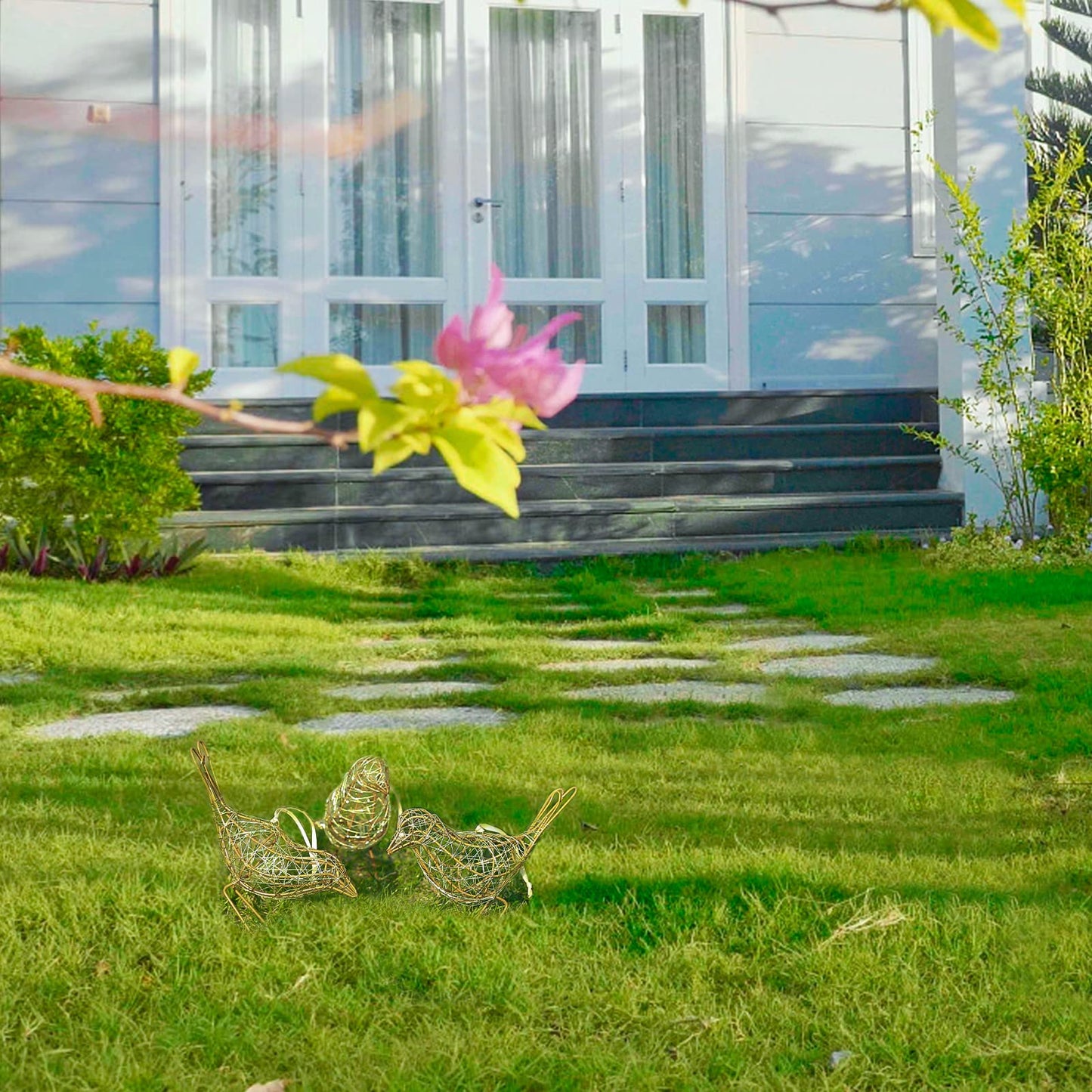 ZZZ TYLOO Artisan Handmade Gold-Wire Woven Bird Statues Trio Table Decor- Modern Farmhouse Shelf Decor with Hanging Chain, Multi-Pose Metal Bird Figurines for Home Office & Holiday Display