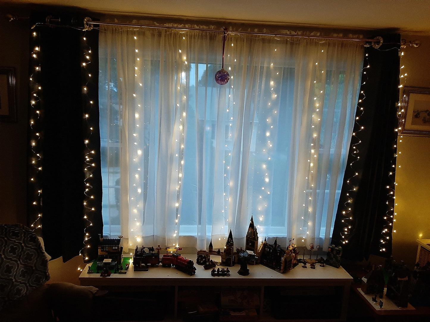 Honche 300Led Cuttable Curtain String Lights 10x10ft with Remote Window Lights for Bedroom Wedding Party Festive Season Propose Marriage (Warm White)